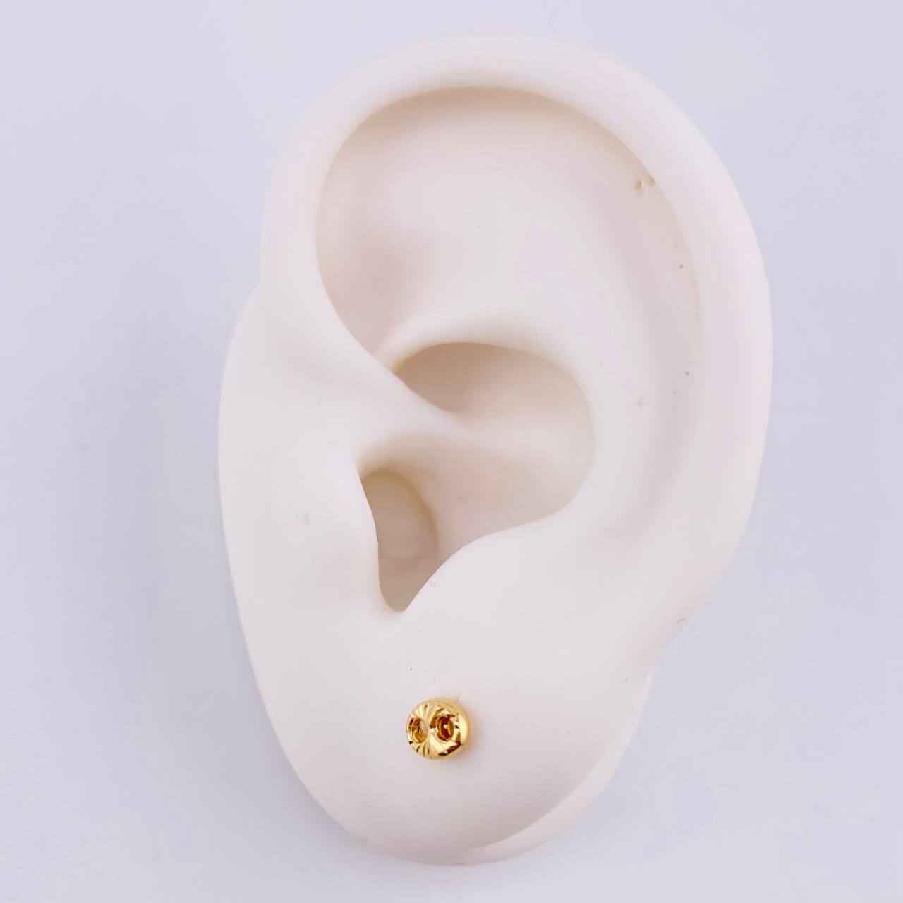 Topos Gc Diamantado 0.65g / 5.5mm Oro Amarillo 18K