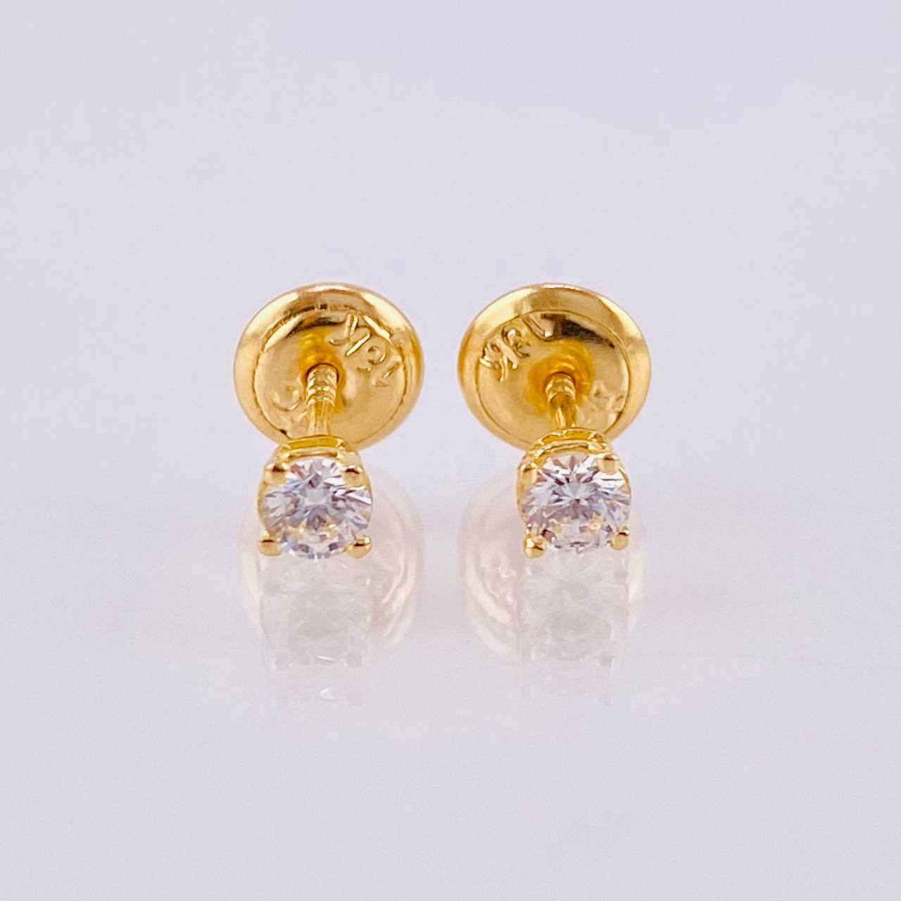 Topos Cuatro Garras 0.65 g / 3.2 mm Oro Amarillo 18K