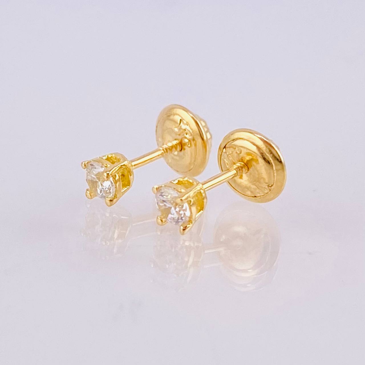 Topos Cuatro Garras 0.7gr / 3.15mm Oro Amarillo 18K