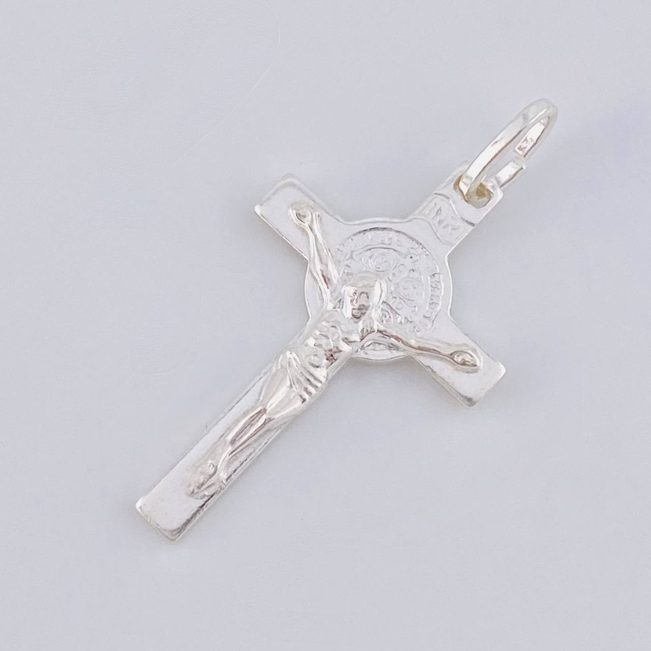 Dije Cruz Cristo San Benito 1.85 g / 3.4 cm Plata 925