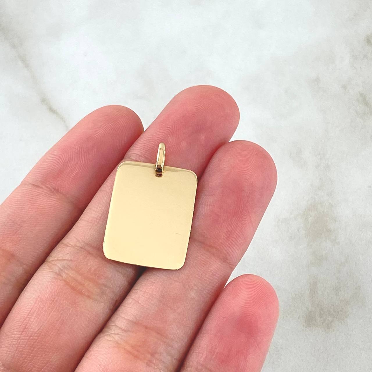 Dije Placa Rectangular 1.85gr / 2.5cm / Lisa Oro Amarillo 18K