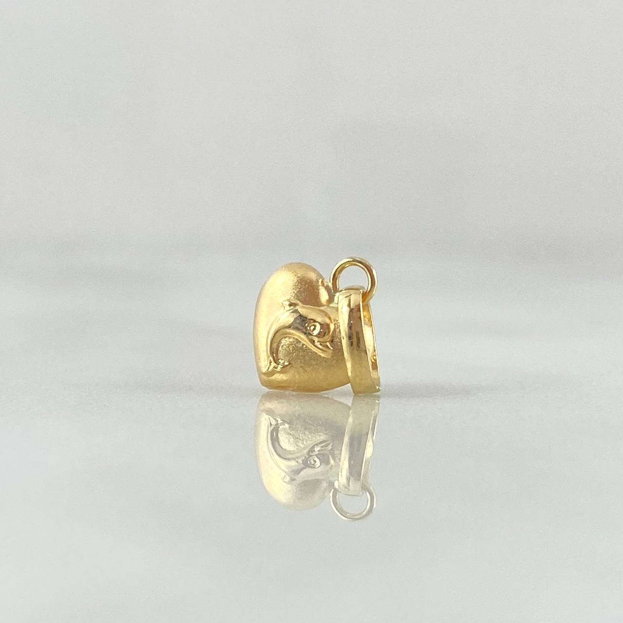 Dije Corazon Delfin En Medio 0.3gr / 1.3cm / Oro Amarillo 18K ©