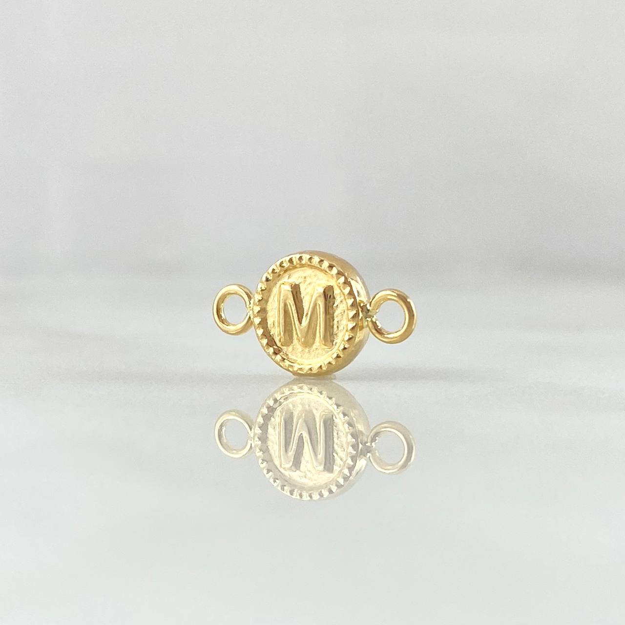 Herraje Letra M 0.5gr / 1.5cm / Circulo Bordeado Oro Amarillo 18K