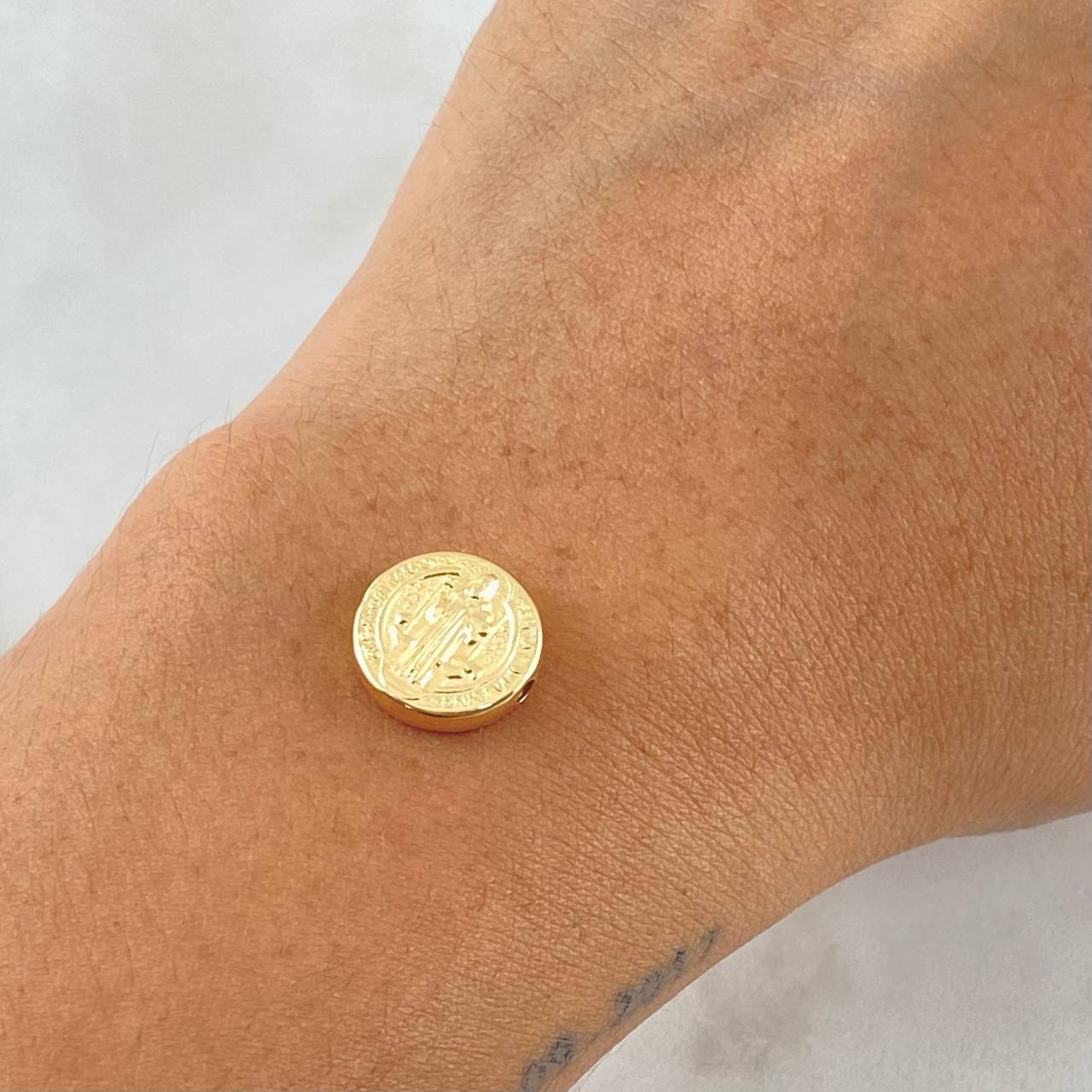 Herraje San Benito 0.7gr / 1.3cm / Oro Amarillo 18K