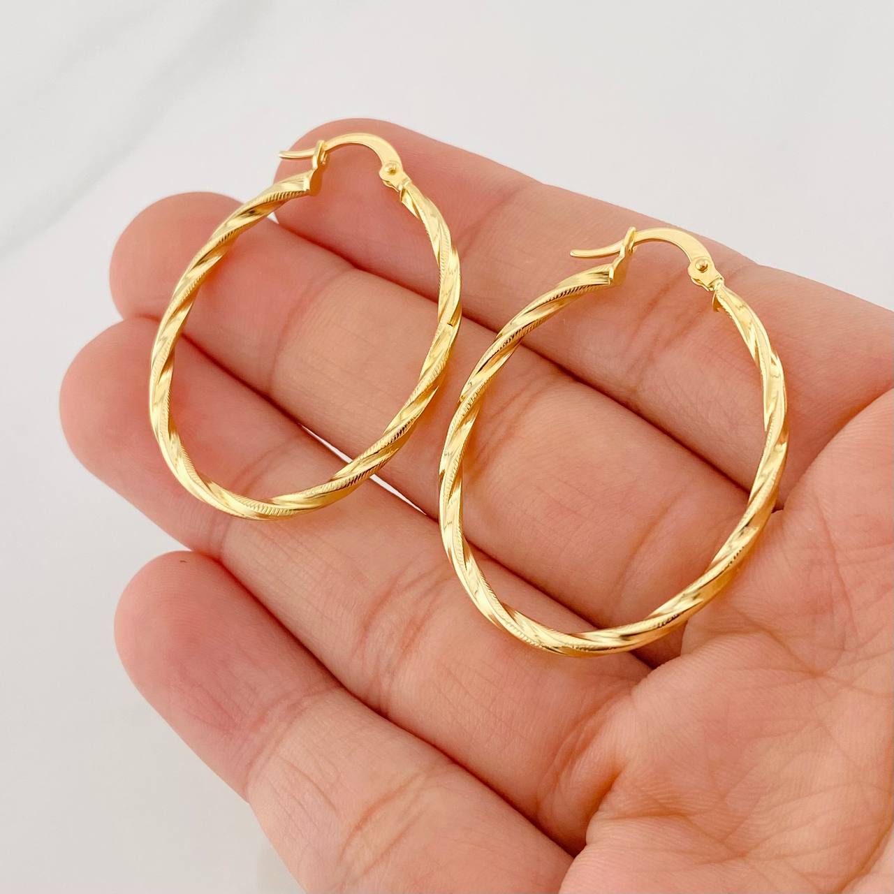 Candongas Mary Ovaladas 1.9g / 3.7cm Oro Amarillo 18K