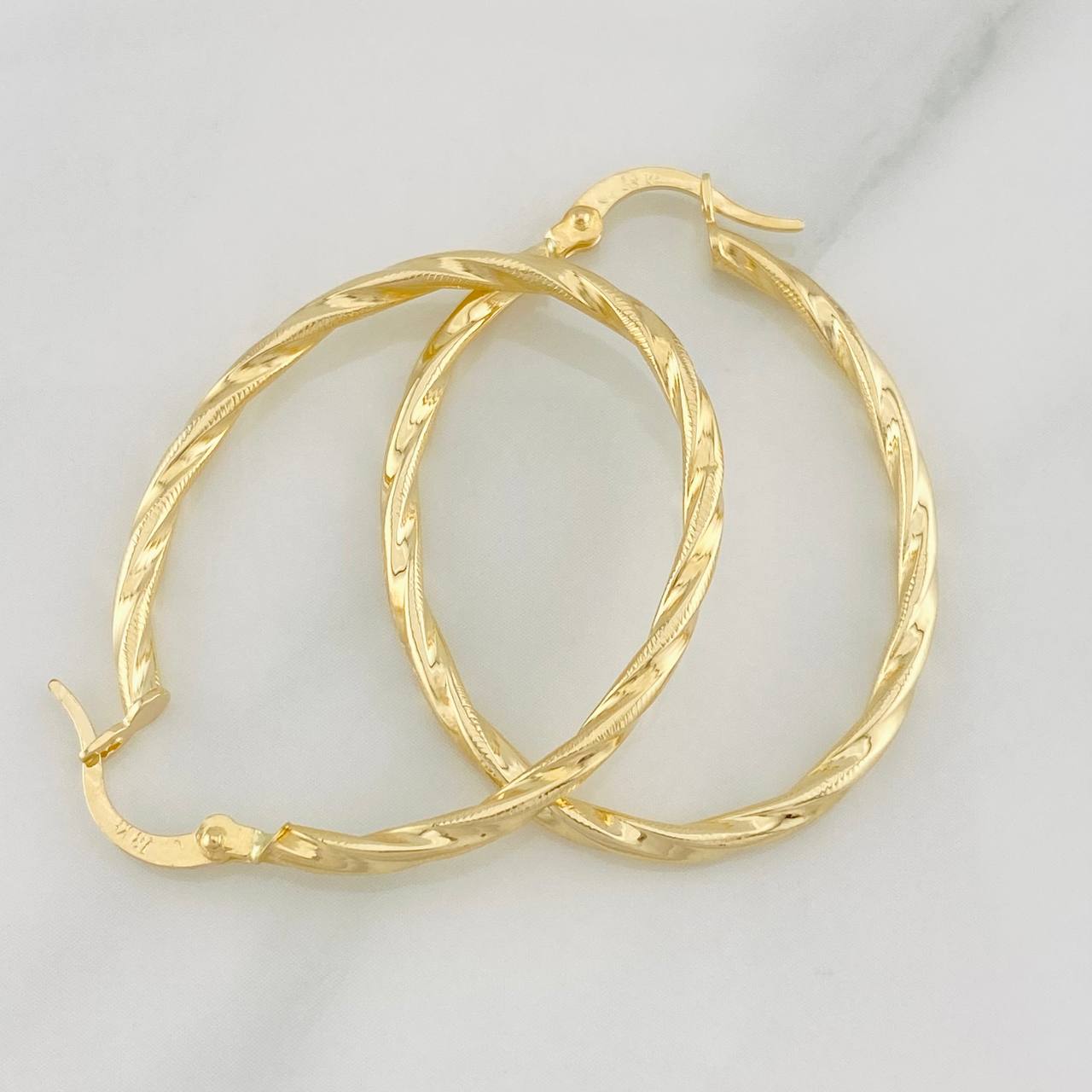 Candongas Mary Ovaladas 1.9g / 3.7cm Oro Amarillo 18K