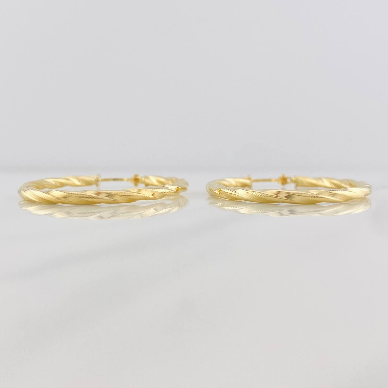 Candongas Mary Ovaladas 1.9g / 3.7cm Oro Amarillo 18K