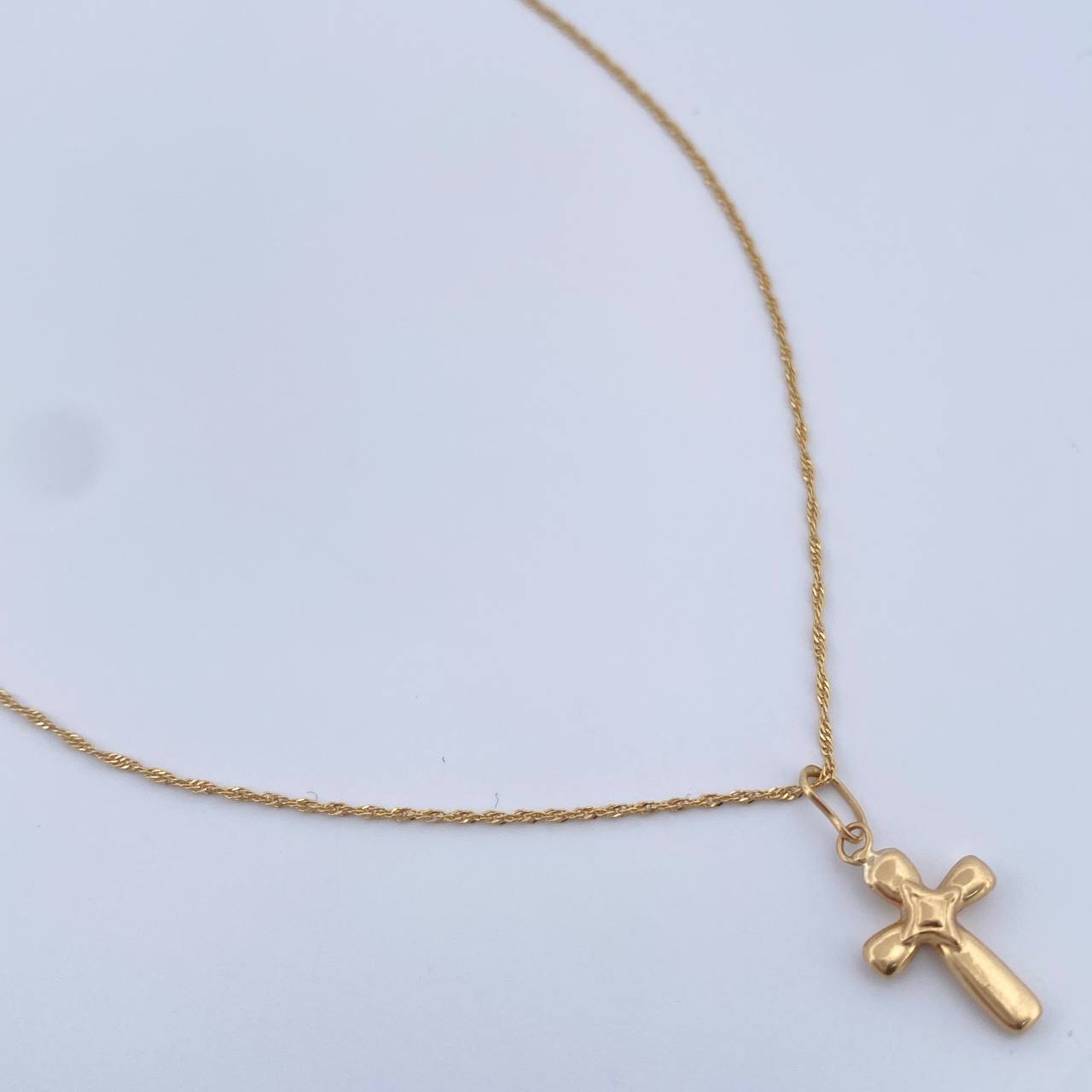 Set Cadena Singapur 1.15gr / 50cm / 0.6mm + Dije Cruz 0.35gr / 1.5cm Oro Amarillo 18K (Oferta) &