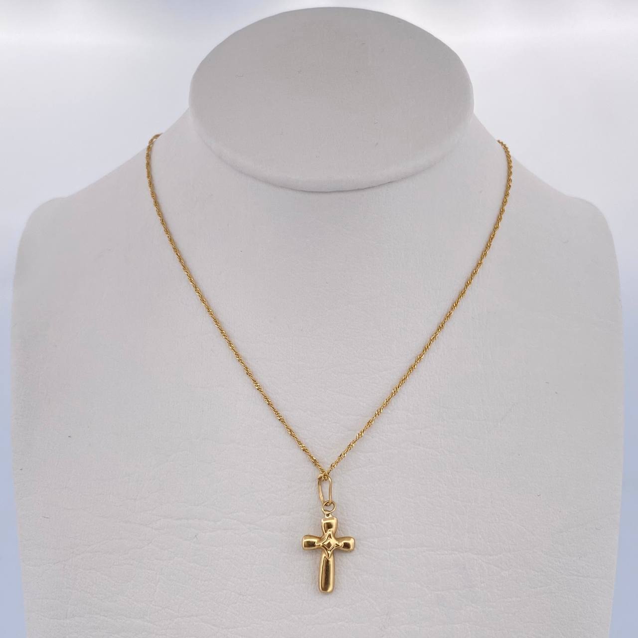 Set Cadena Singapur 1.15gr / 50cm / 0.6mm + Dije Cruz 0.35gr / 1.5cm Oro Amarillo 18K (Oferta) &