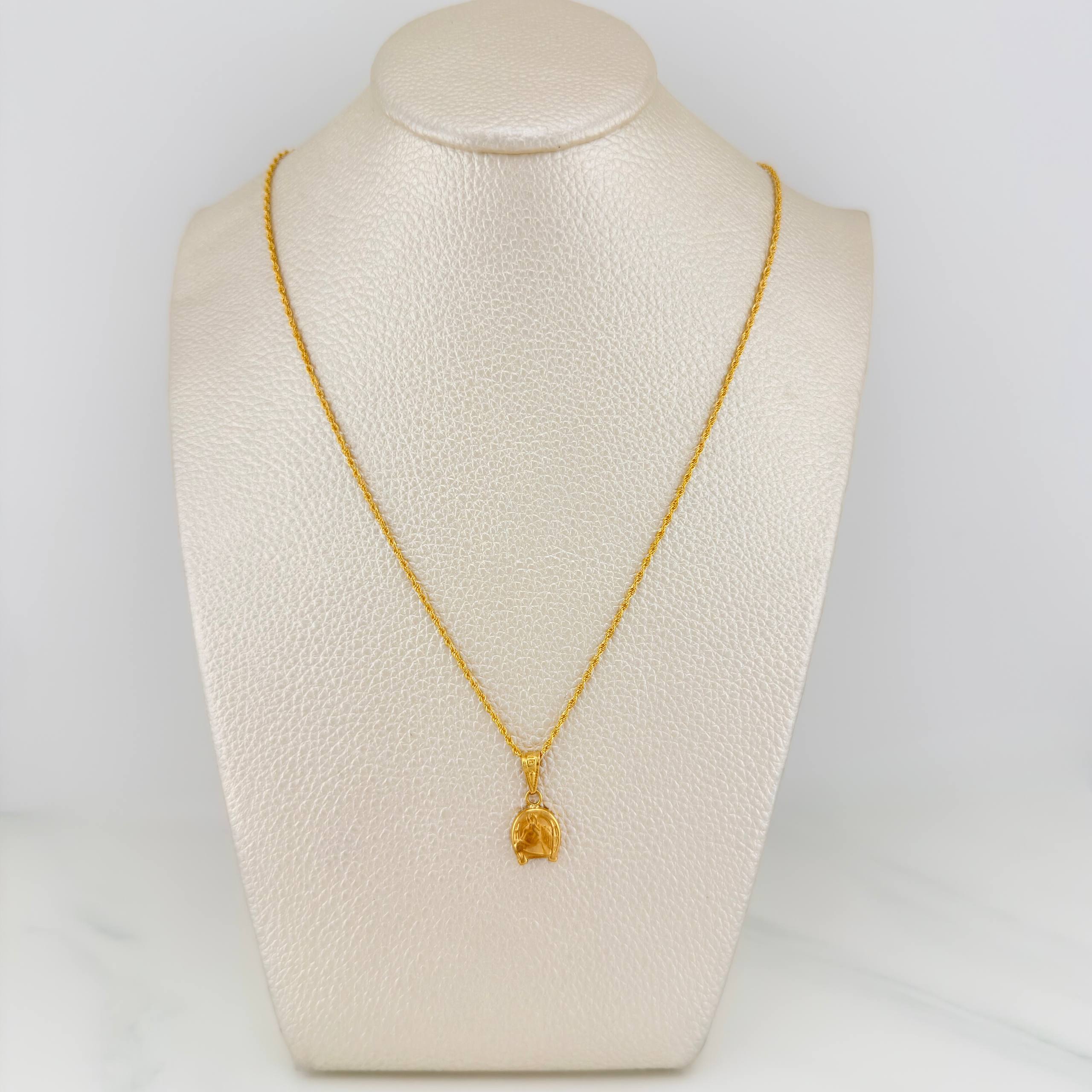 Set Cadena Lazo + Dije Herradura De Caballo / 1.8gr / 60 cm Oro Amarillo 18K