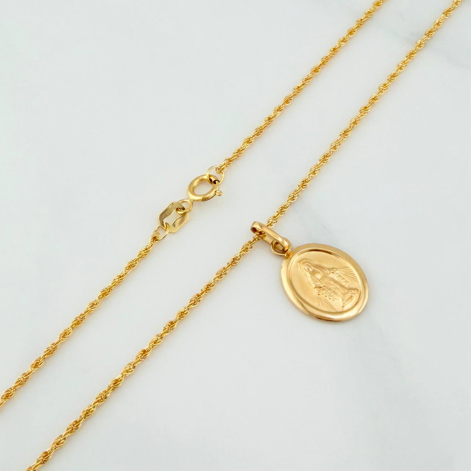 Set Cadena Lazo + Dije Virgen Milagrosa / 1.75gr / 60 cm Oro Amarillo 18K