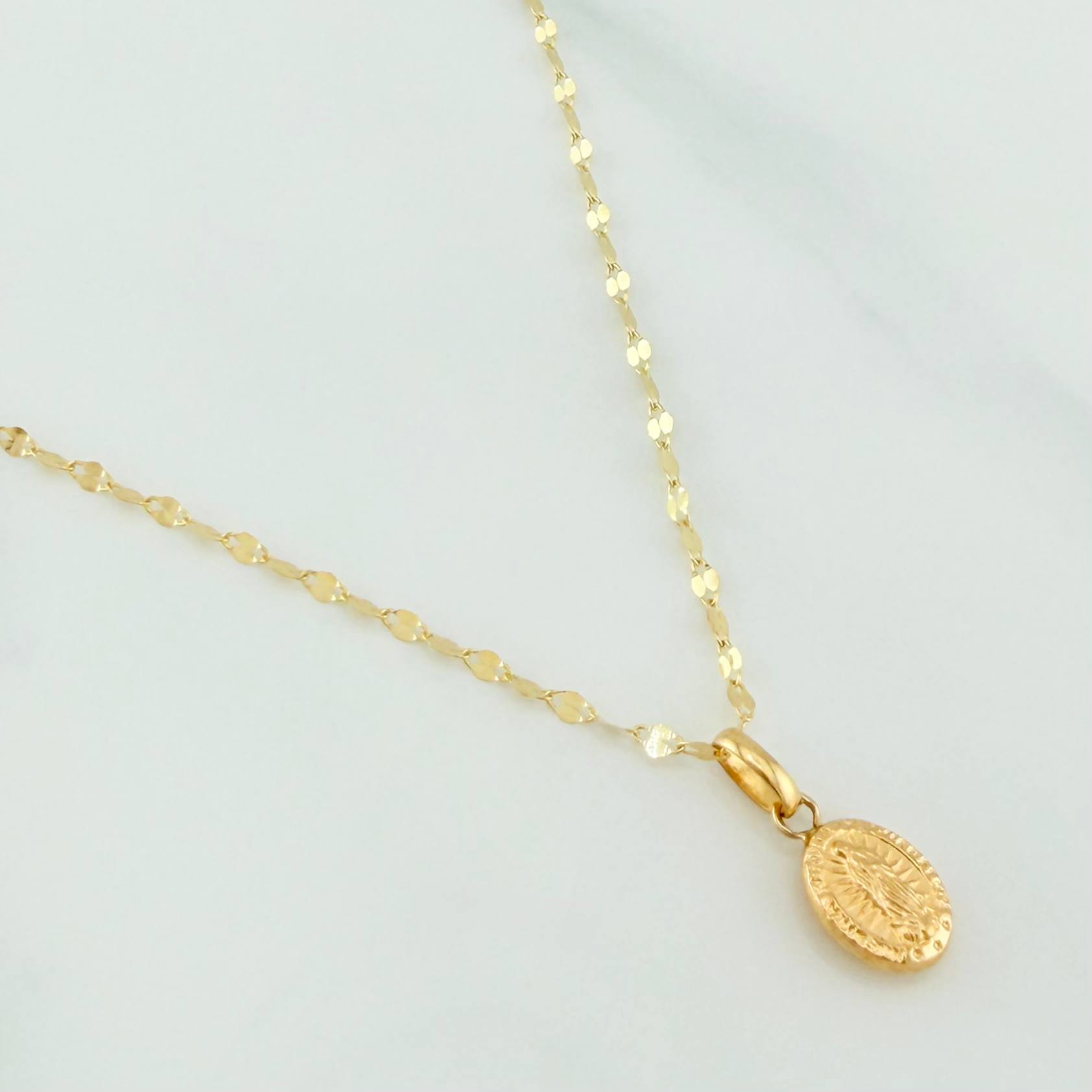 Set Cadena Flor Espejo + Dije Virgen Guadalupe / 1.3gr / 45 cm Oro Amarillo 18K