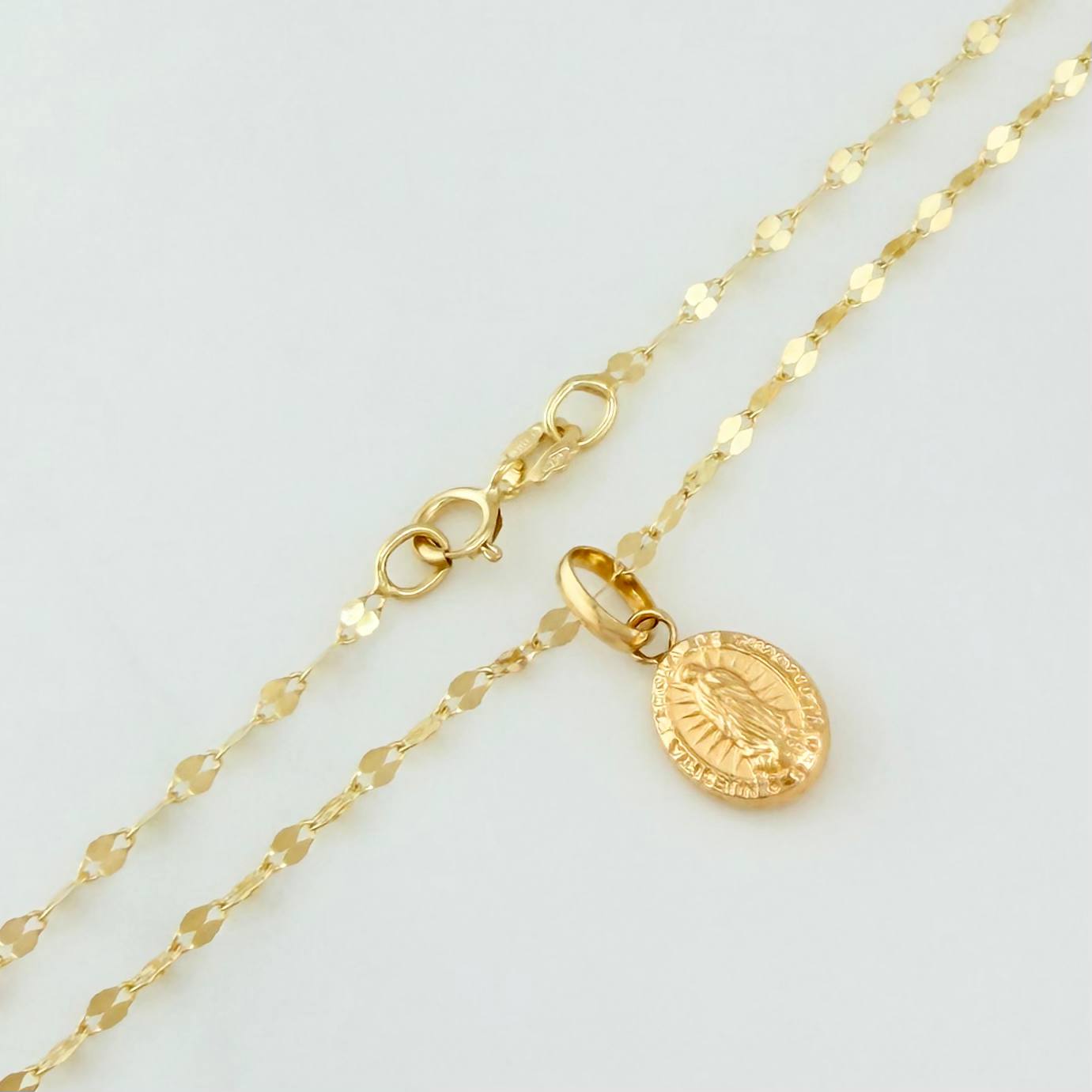 Set Cadena Flor Espejo + Dije Virgen Guadalupe / 1.3gr / 45 cm Oro Amarillo 18K