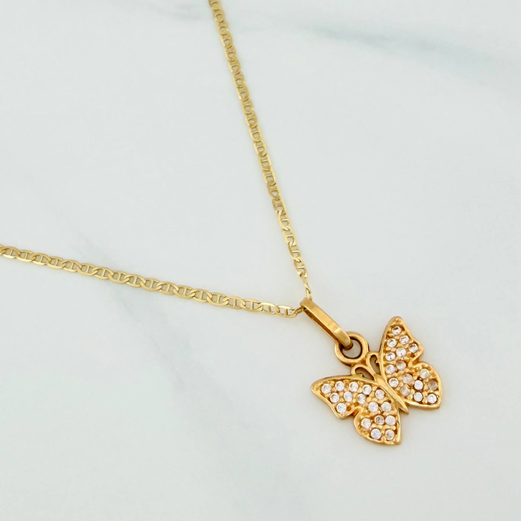 Set Cadena Escalera + Dije Mariposa / 2.95gr / 50 cm Oro Amarillo 18K