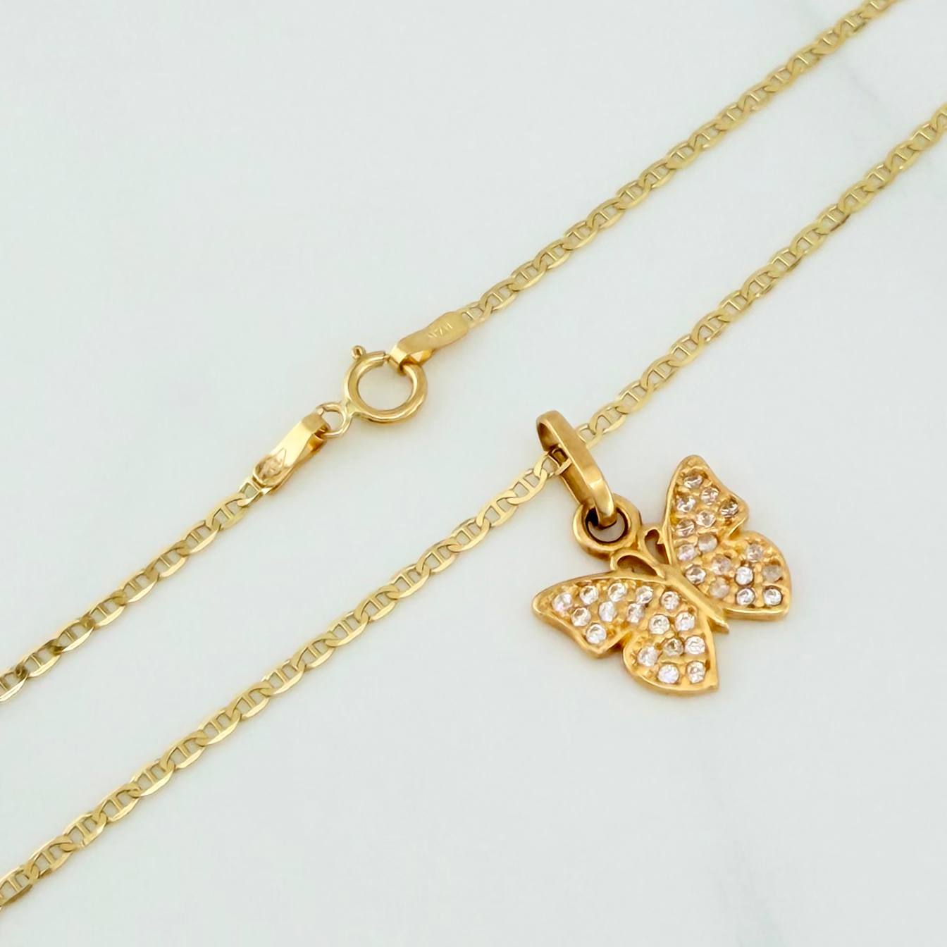 Set Cadena Escalera + Dije Mariposa / 2.95gr / 50 cm Oro Amarillo 18K
