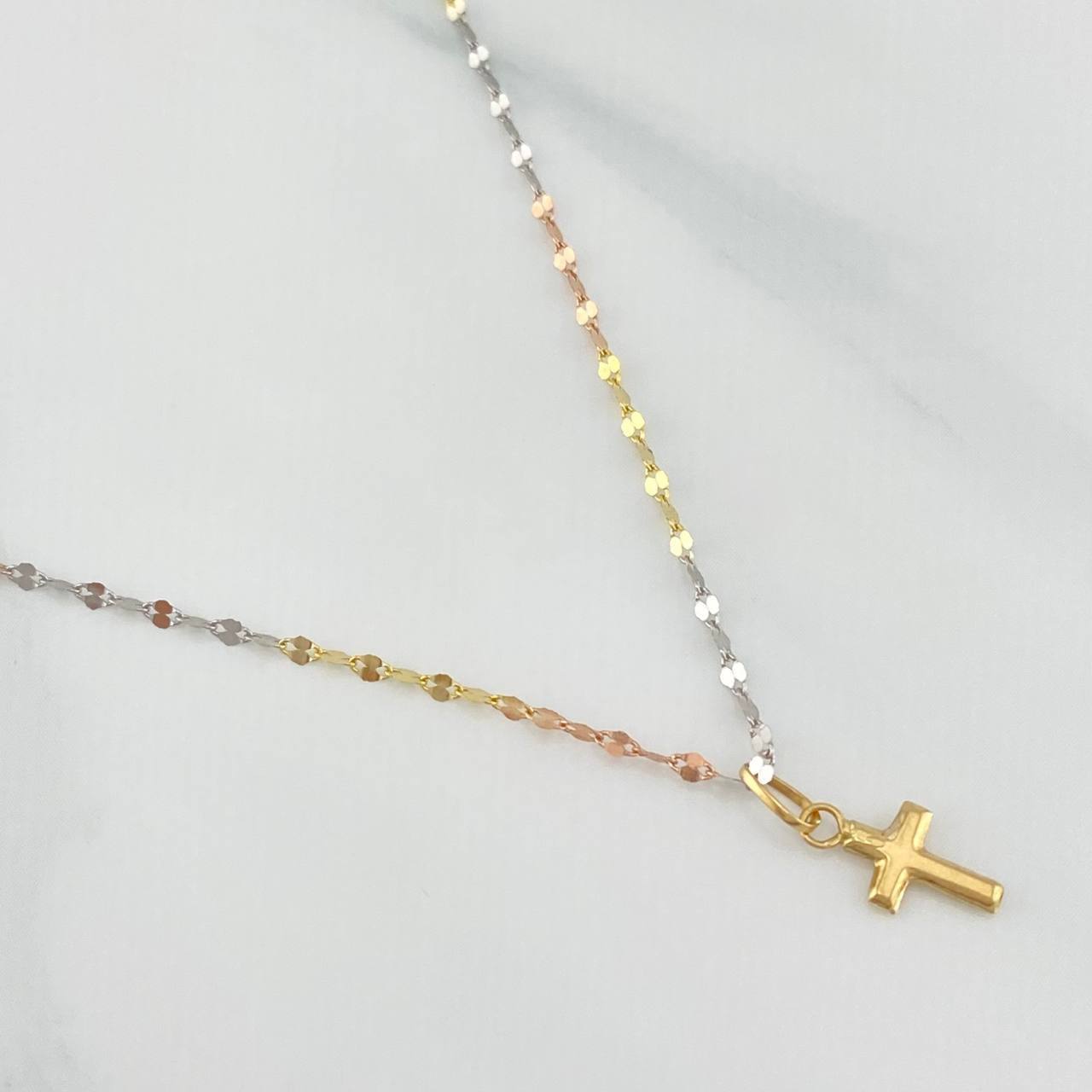 Set Cadena Flor Espejo + Dije Cruz / 0.95gr / 44.5 cm Tres Oros 18K