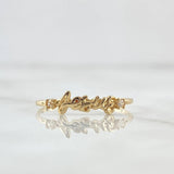 Anillo Jesús Letra Cursiva 0.9gr / T8 / Circones Blancos Oro Amarillo 18K ©