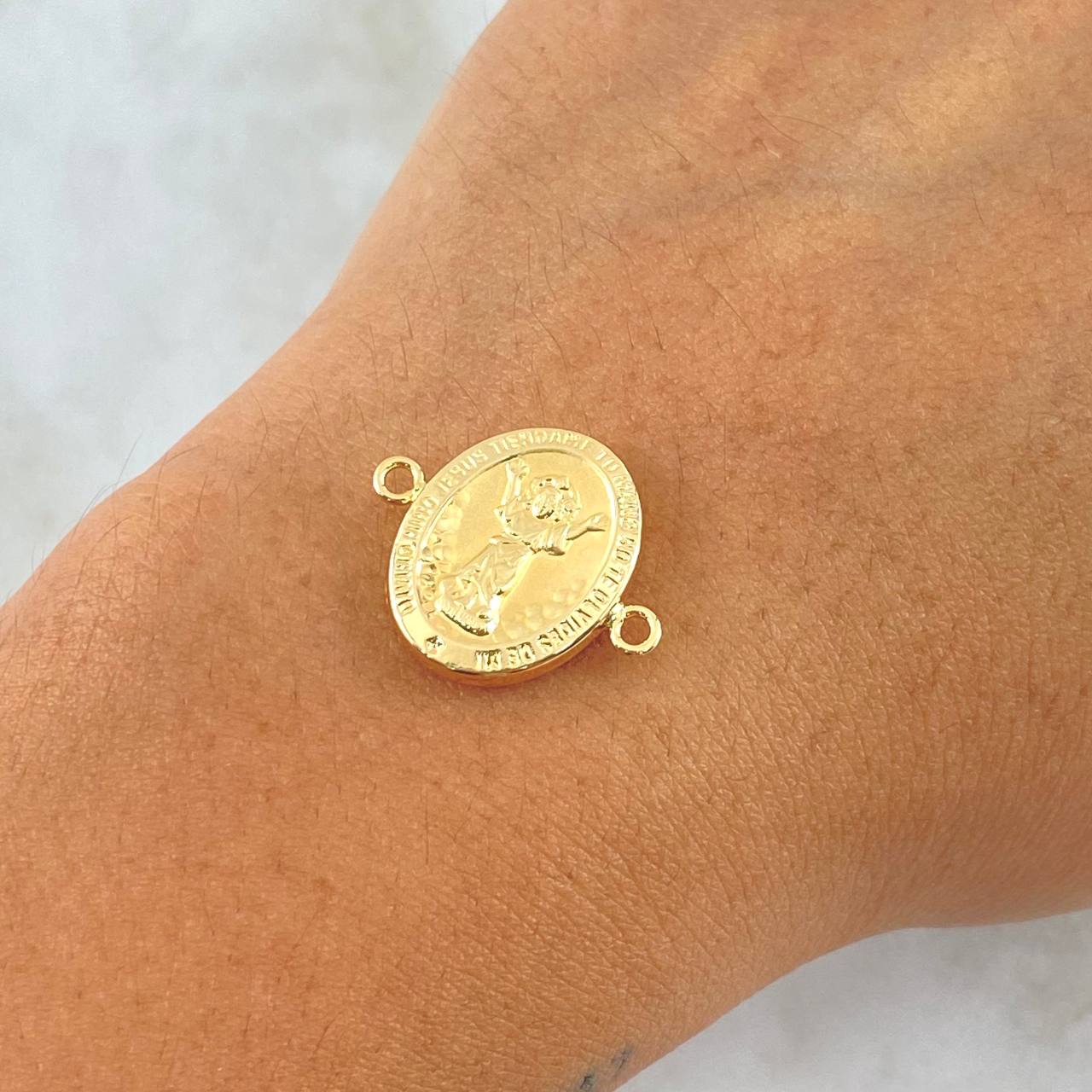 Herraje Divino Niño 1.15gr / 2cm / Ovalo Troquelado Oro Amarillo 18K