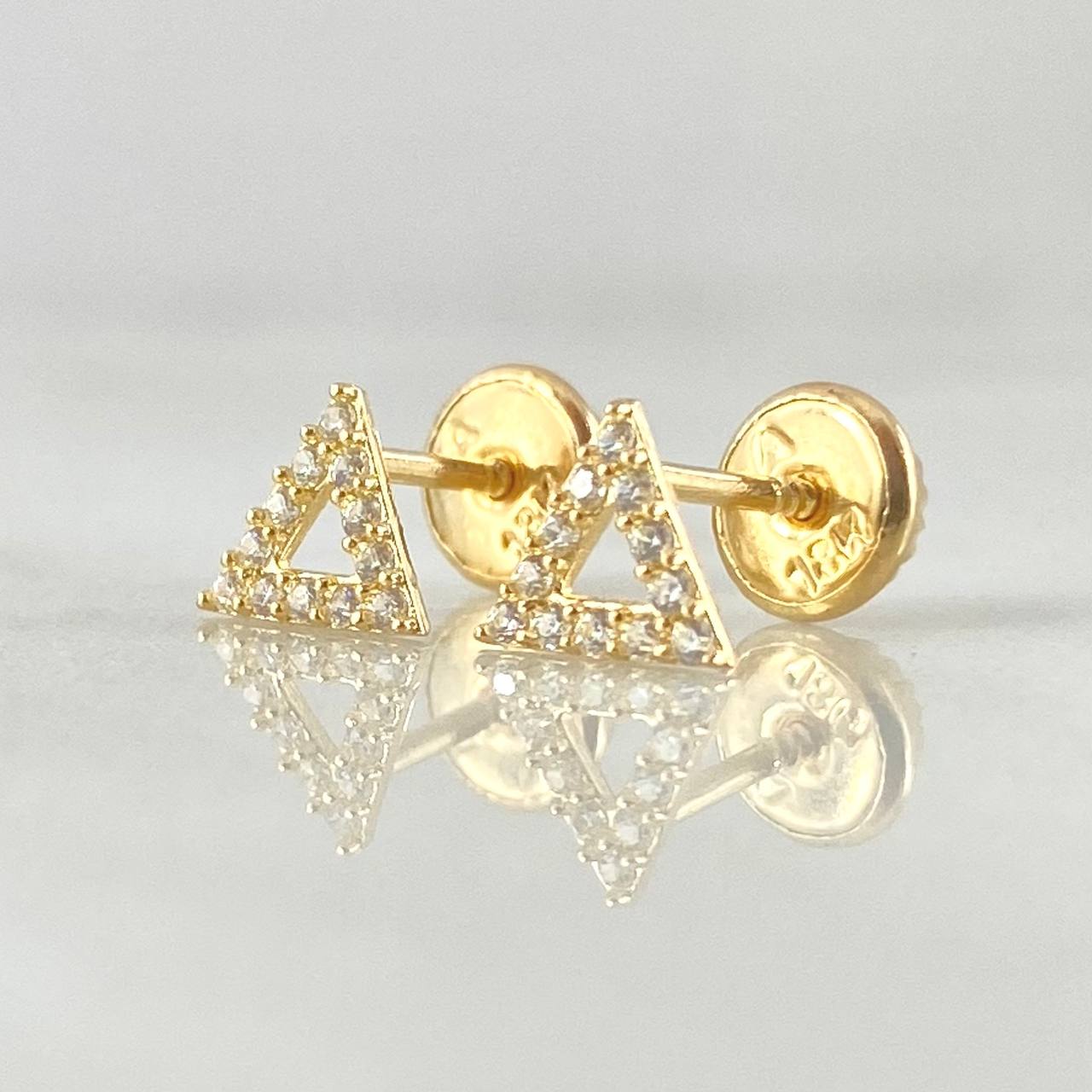 Topos Triangulo 0.65gr / Oro Amarillo 18K
