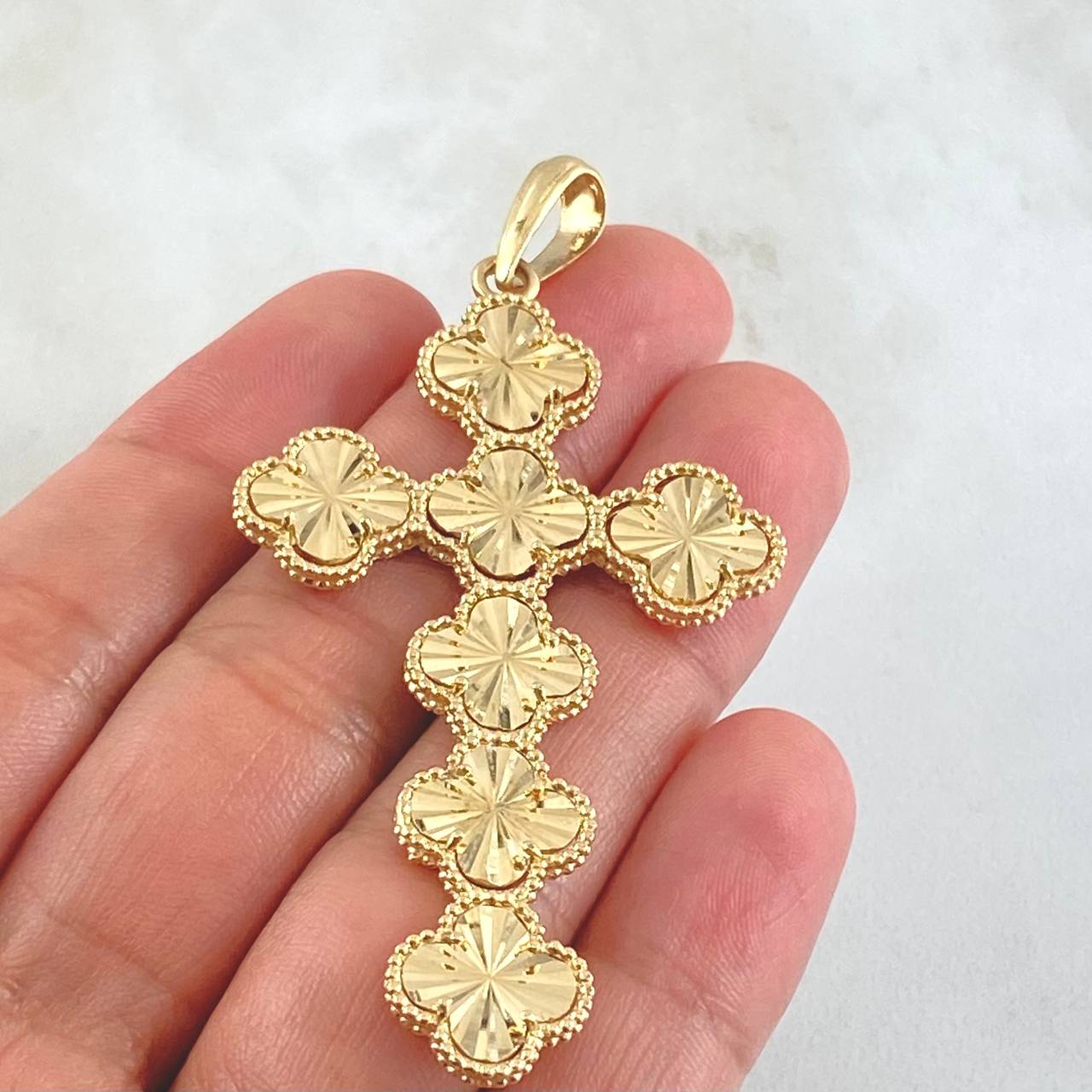 Dije Cruz Trebol 10.55gr / 7.2cm / Oro 18K ©