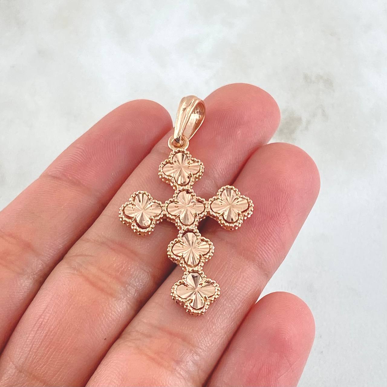 Dije Cruz Trebol 4.15gr / 4.1cm / Oro 18K ©