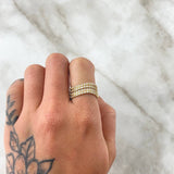 Anillo Churumbela Curva 3.75gr / T6 1/2 / Circones Blancos Oro Amarillo 18K