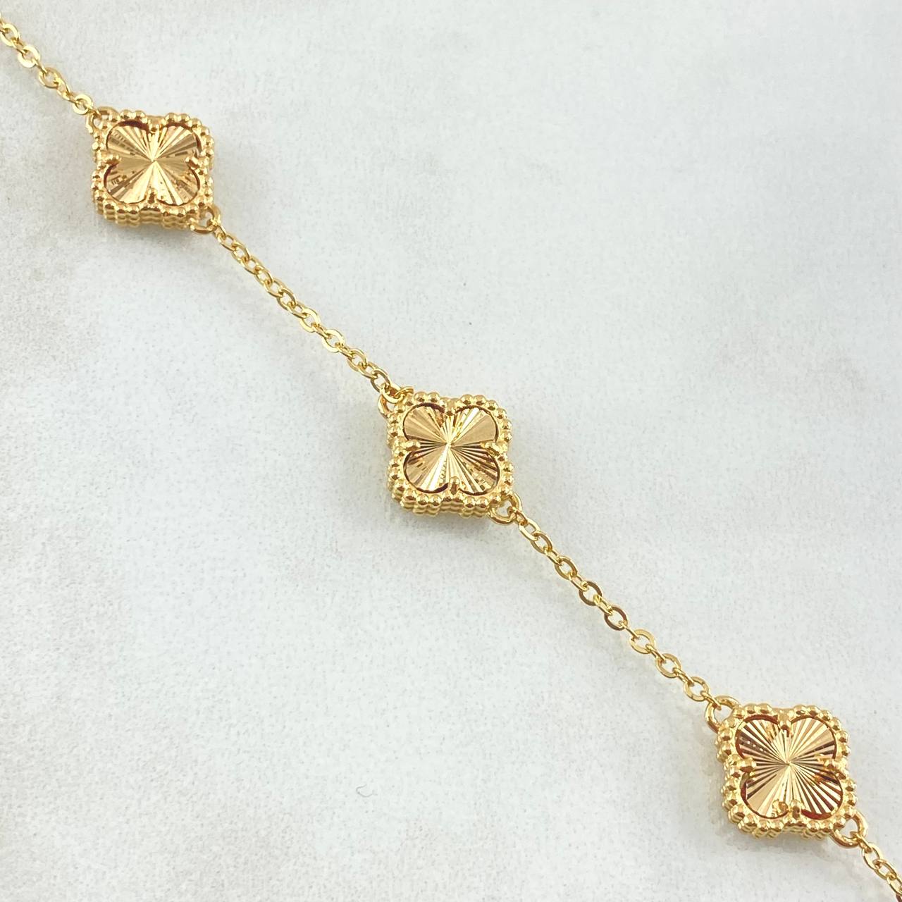 Pulso Aro Seguido Trébol VCyA Gradual 5.5gr / 15.5cm-19cm / Diamantado Punteado Oro Amarillo Nac.Esp. 18K *