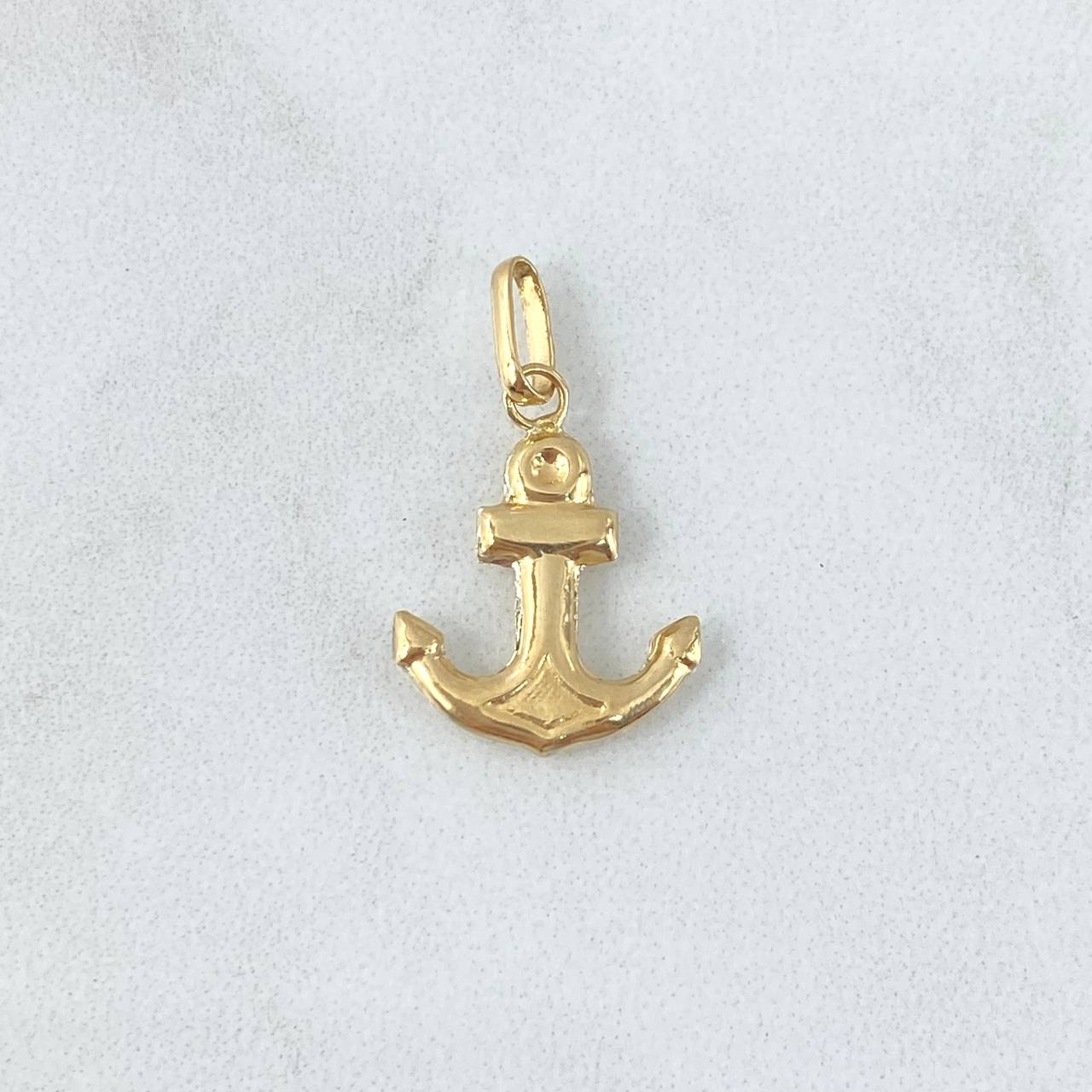 Dije Ancla 0.7gr / 2.4cm / Lisa Oro Amarillo 18K