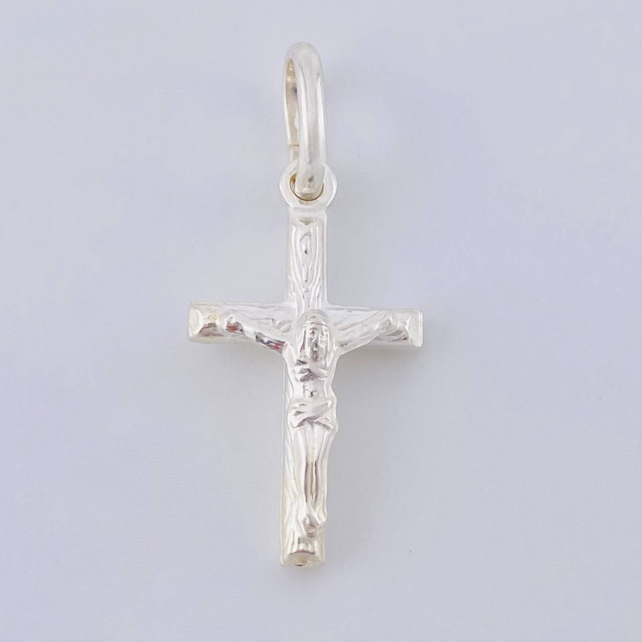 Dije Cruz Cristo 0.95 g / 2.5 cm Plata 925