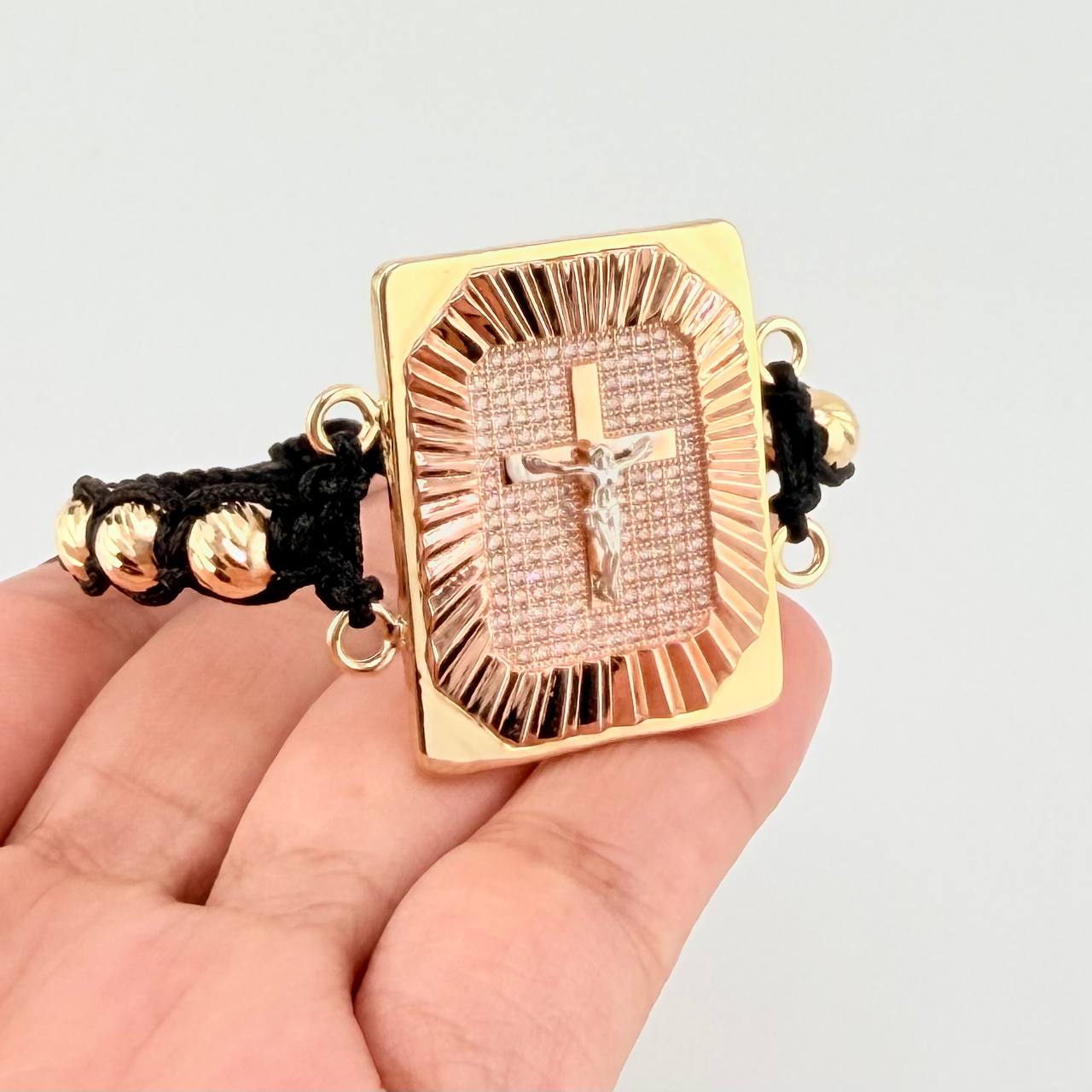 Pulsera Tejida Símbolo de Amor Tres Oros 18K