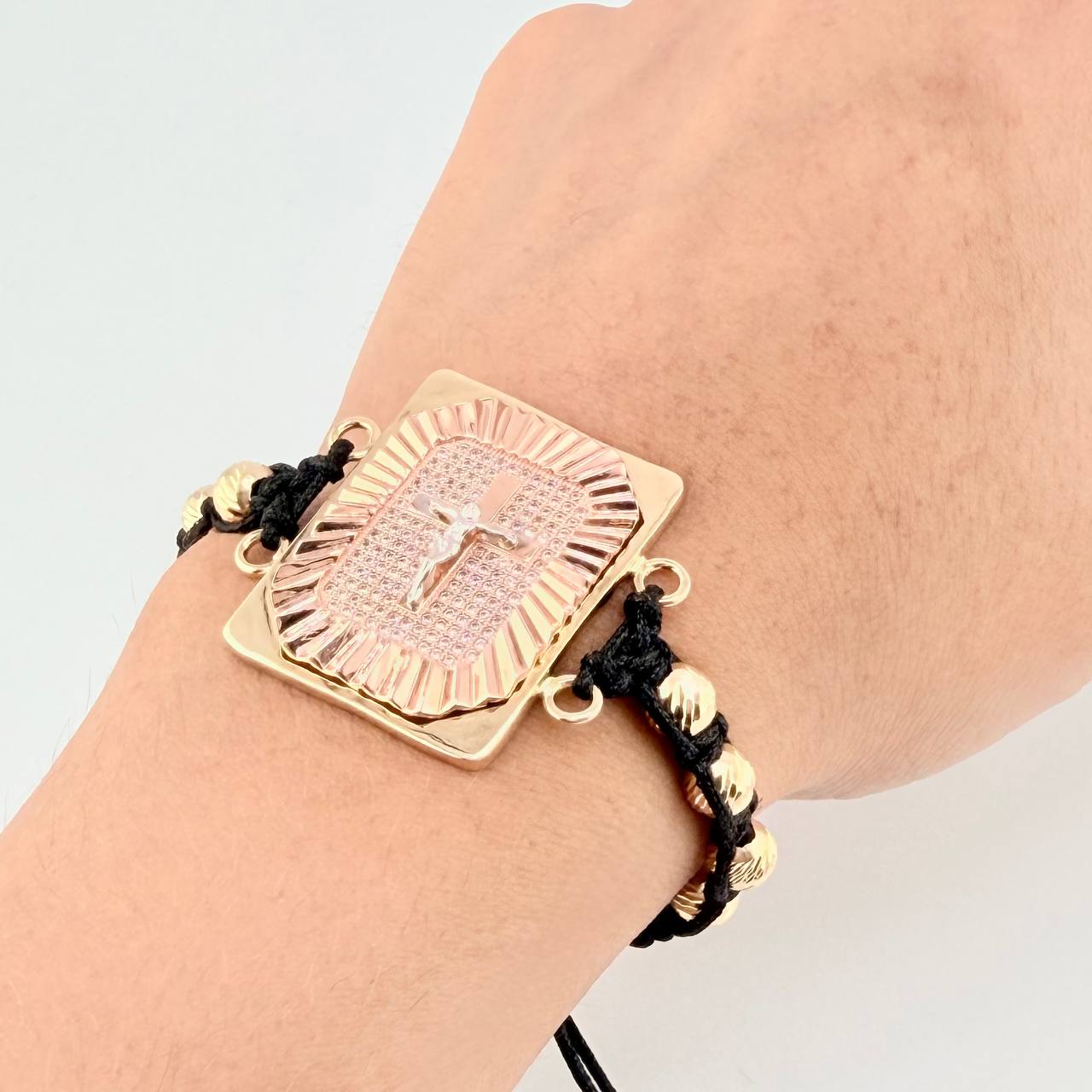 Pulsera Tejida Símbolo de Amor Tres Oros 18K