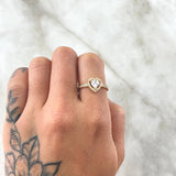 Anillo Halo Corazon 2gr / T6 3/4 / Circones Blancos Oro Amarillo 18K