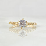 Anillo Solitario Cetro Basteado 2.25gr / T6 / Circones Blancos Oro Amarillo 18K