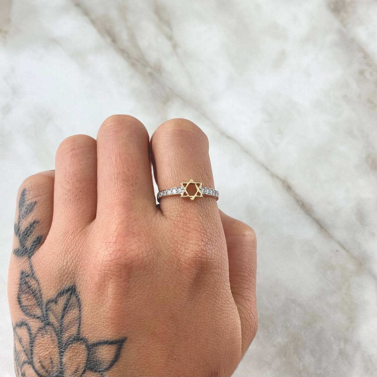 Anillo Estrella De David 1.5gr / T7 1/4 / Circones Blancos Dos Oros Amarillo Blanco 18K