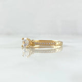 Anillo Solitario Cetro 1.95gr / T6 3/4 / Circones Blancos Oro Amarillo 18K