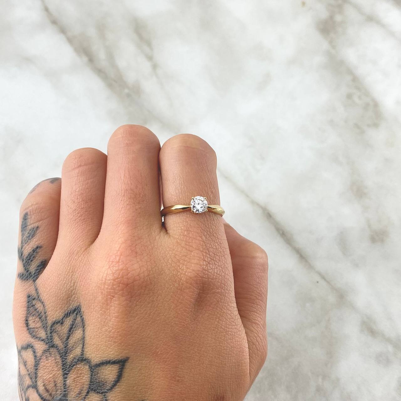 Anillo Solitario Cetro 1.8gr / T7 / Circon Blanco Oro Amarillo 18K