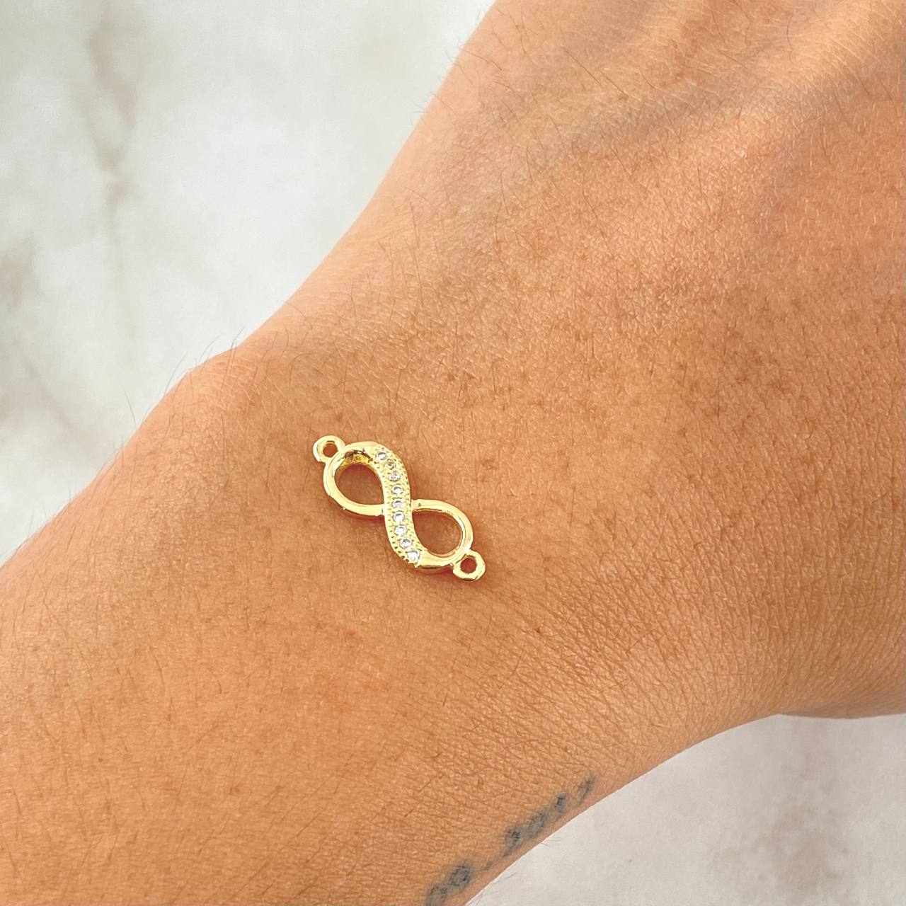 Herraje Infinito 0.8gr / 1.8cm / Circones Blancos Oro Amarillo 18K