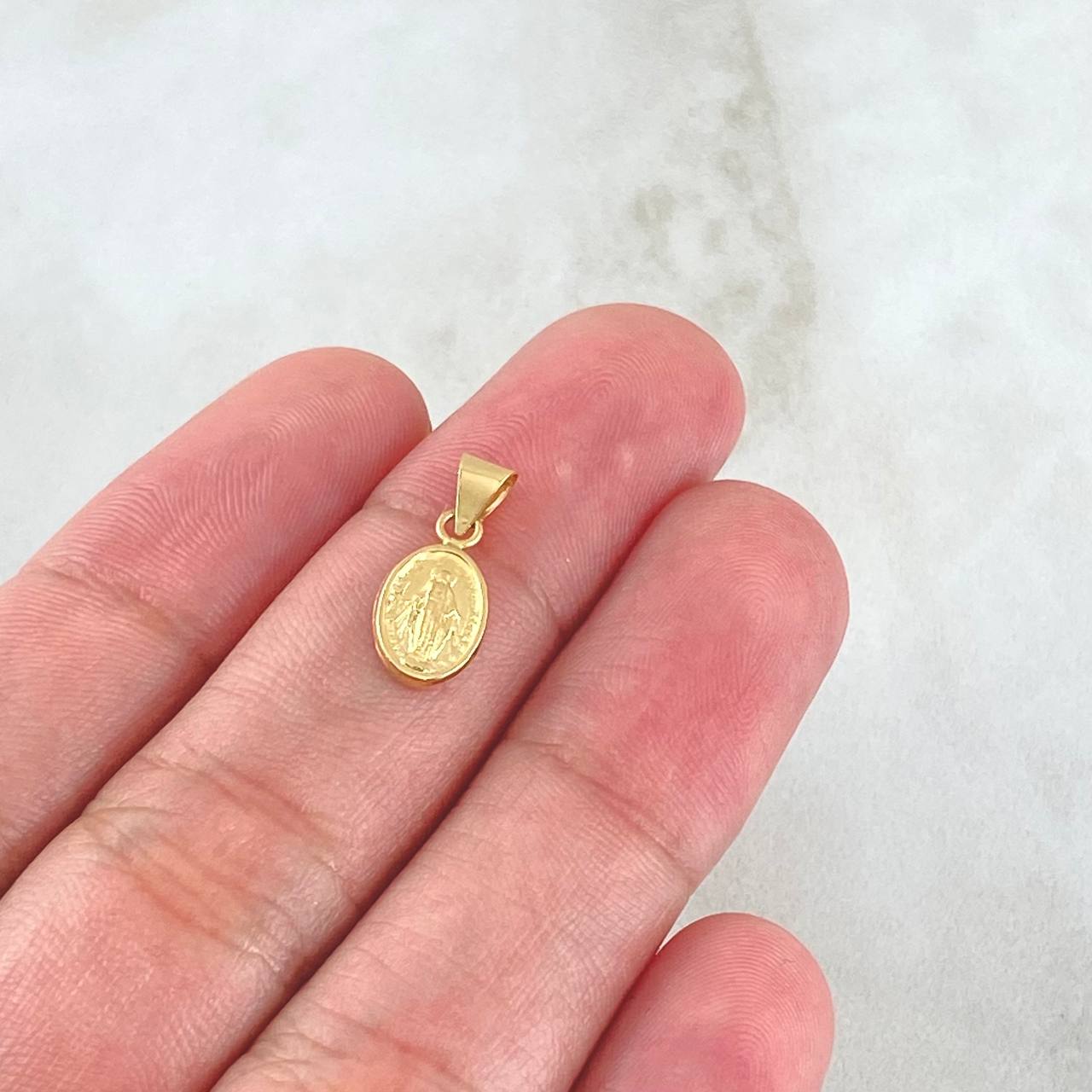 Dije Virgen Milagrosa 0.4gr / 1.5cm / Oro Amarillo 18K ©
