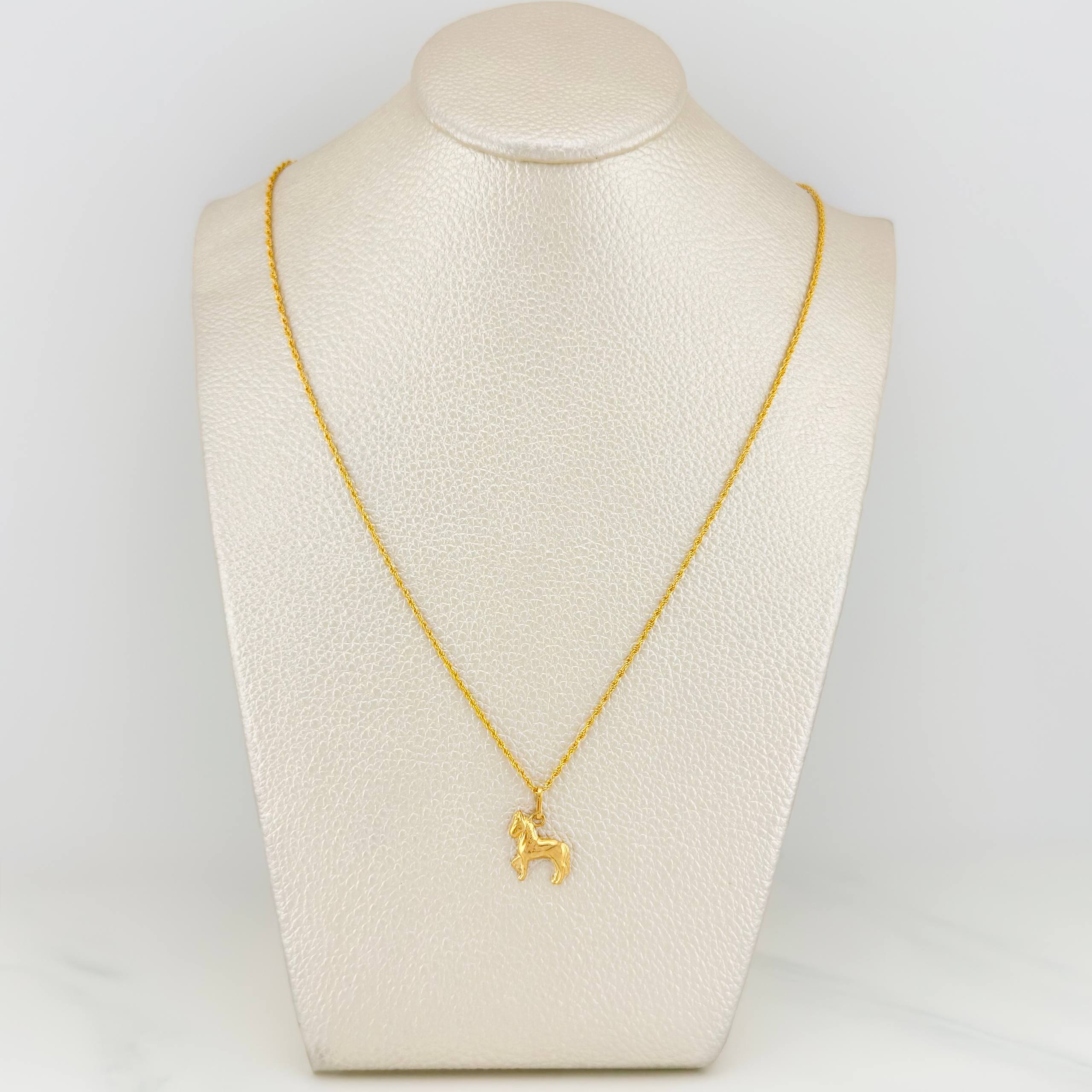 Set Cadena Lazo + Dije Caballo / 1.7gr / 60 cm Oro Amarillo 18K