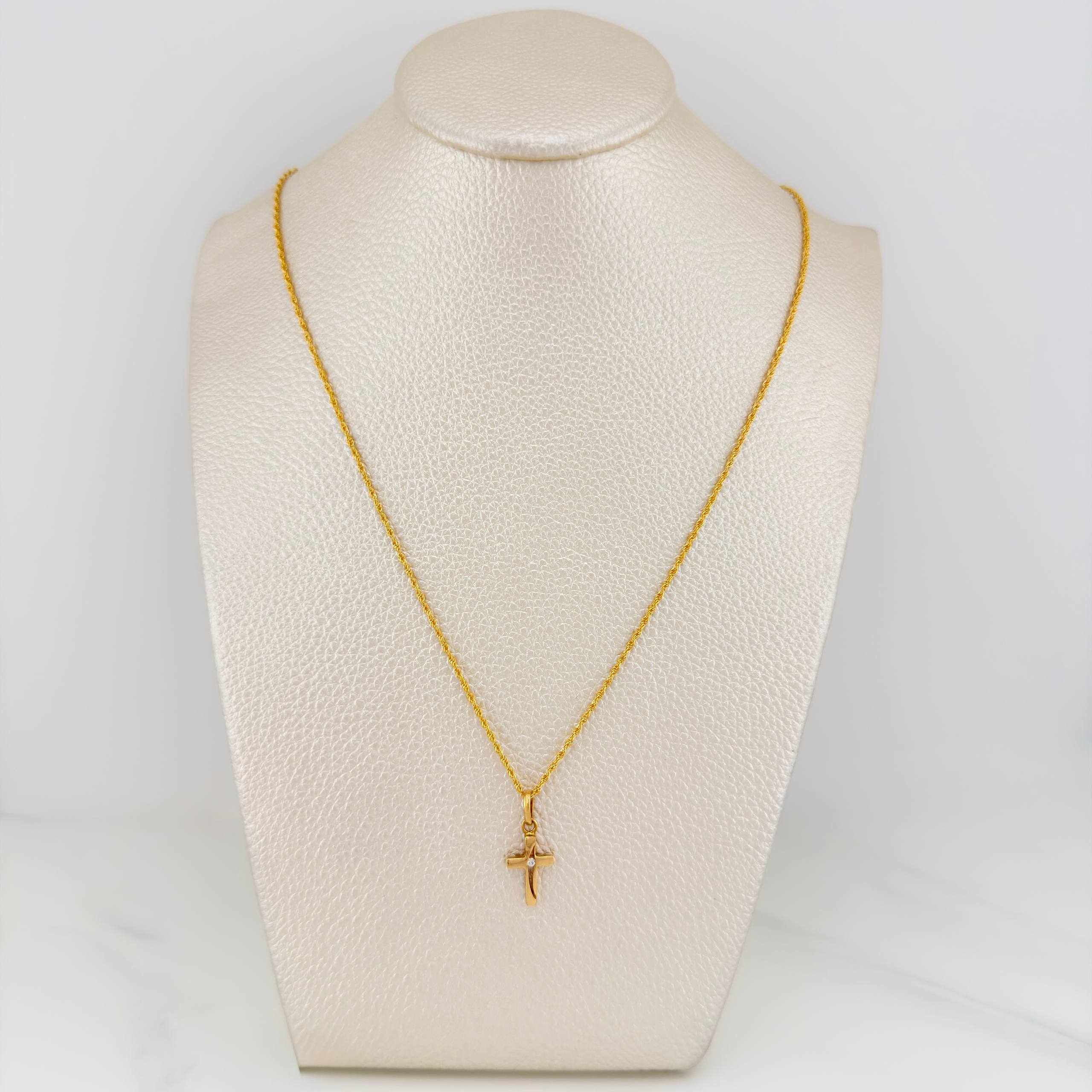 Set Cadena Lazo + Dije Cruz / 1.85gr / 60 cm Oro Amarillo 18K