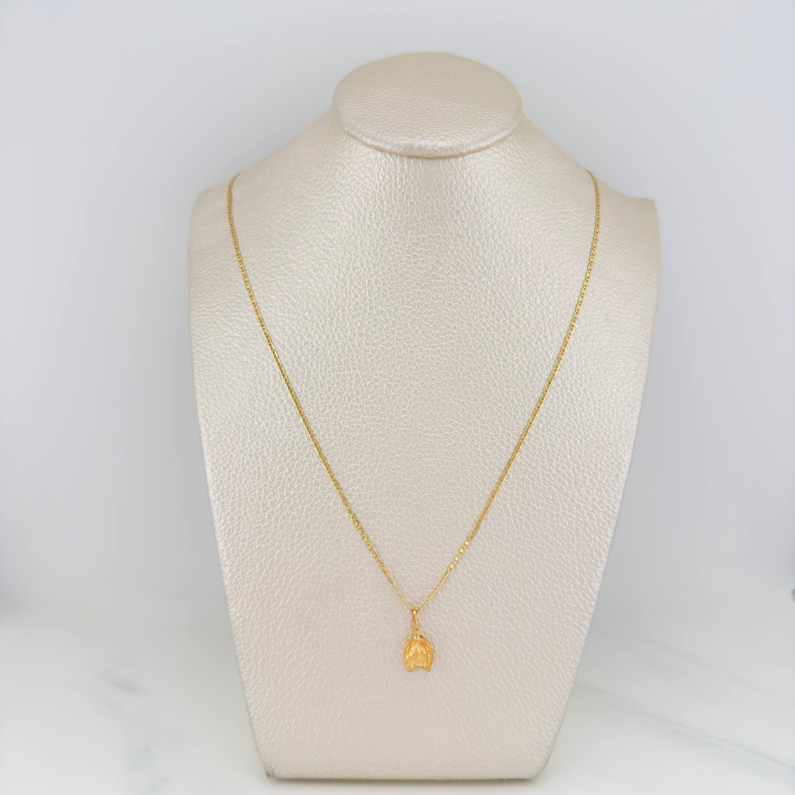 Set Cadena Escalera Plana + Dije Herradura De Caballo / 2.15gr / 50 cm Tres Oros 18K
