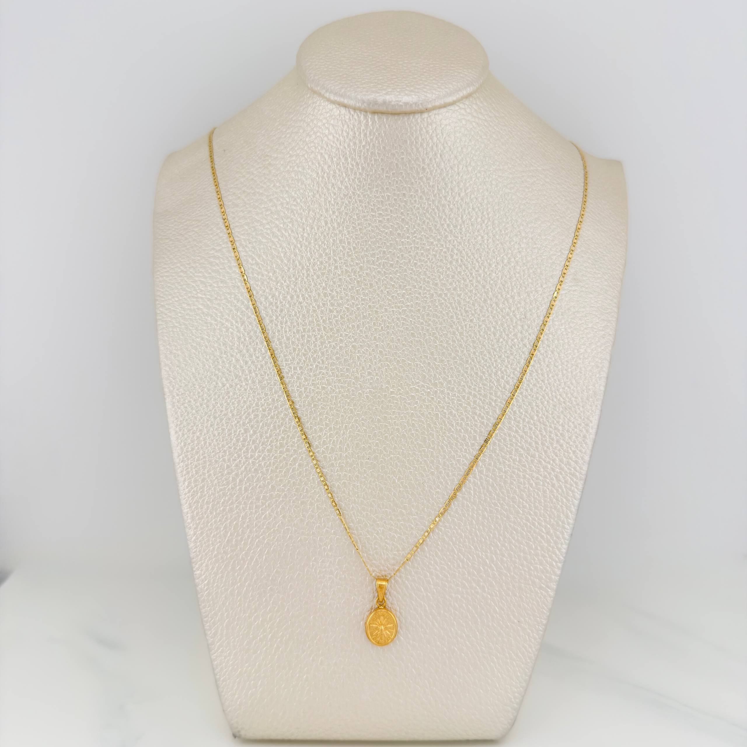 Set Cadena Escalera Plana + Dije Espiritu Santo / 2.2gr / 50 cm Tres Oros 18K