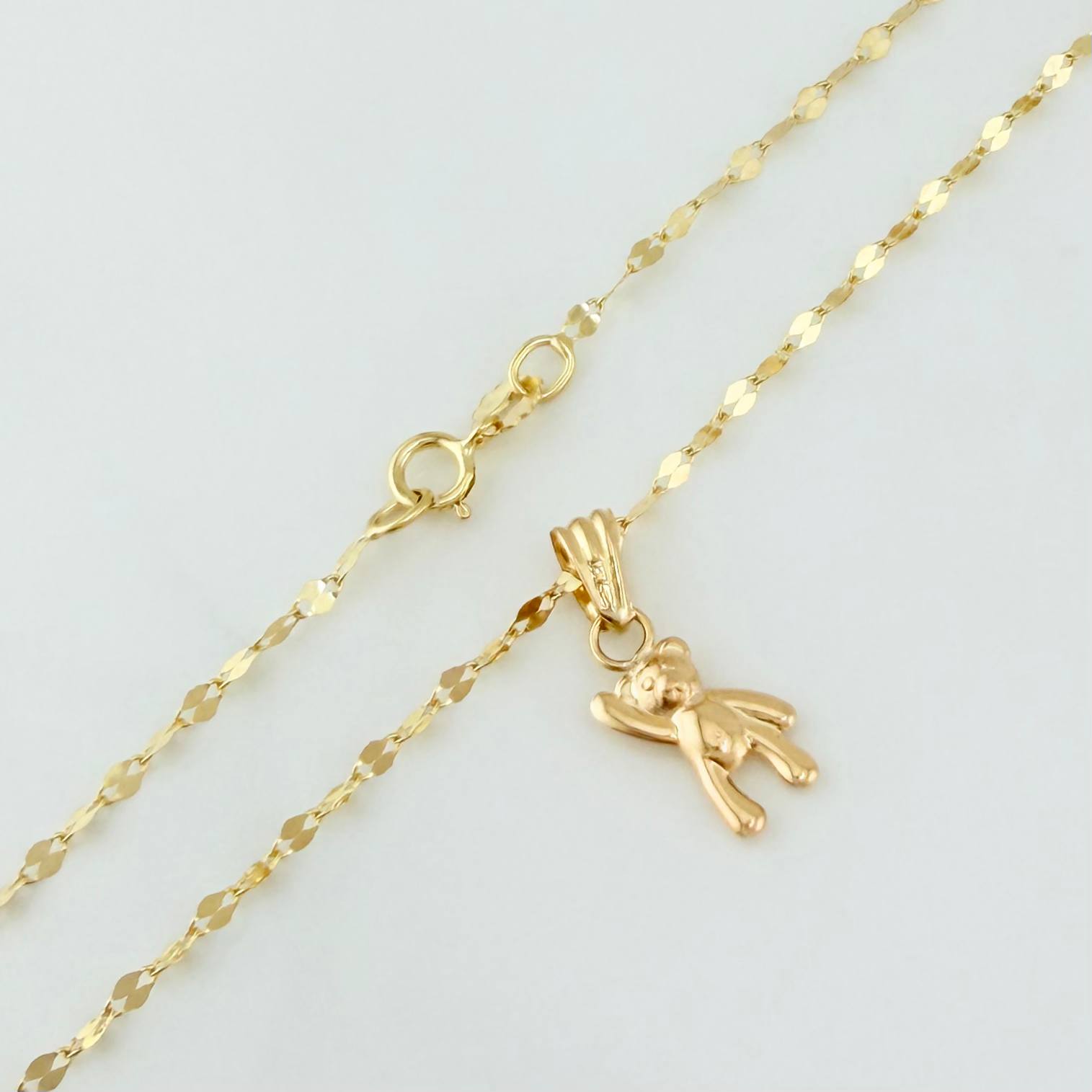 Set Cadena Flor Espejo + Dije Oso / 1.35gr / 44 cm Oro Amarillo 18K