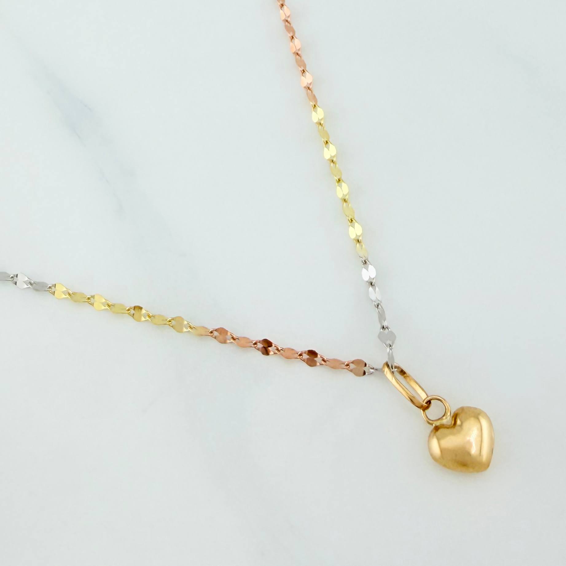 Set Cadena Flor Espejo + Dije Corazón / 1.05gr / 45 cm Tres Oros 18K