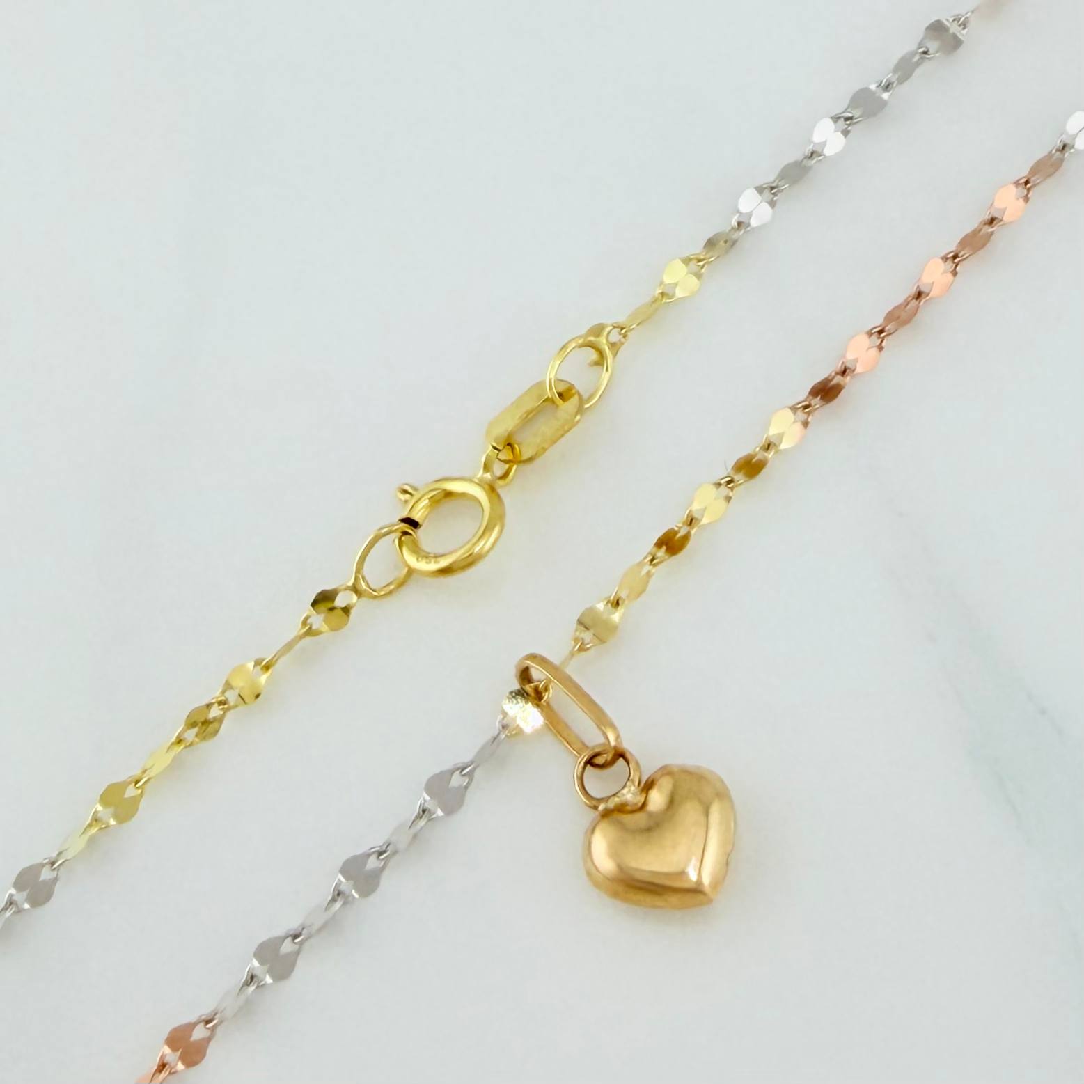 Set Cadena Flor Espejo + Dije Corazón / 1.05gr / 45 cm Tres Oros 18K