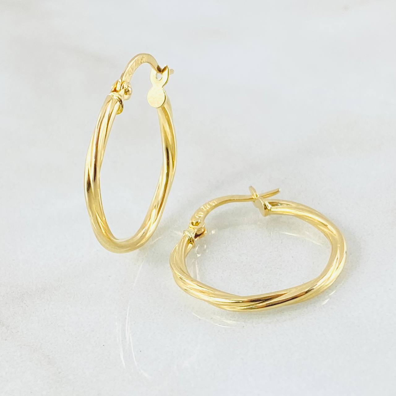 Candongas Lui 1.3gr / 2.3cm / Oro Amarillo 18K