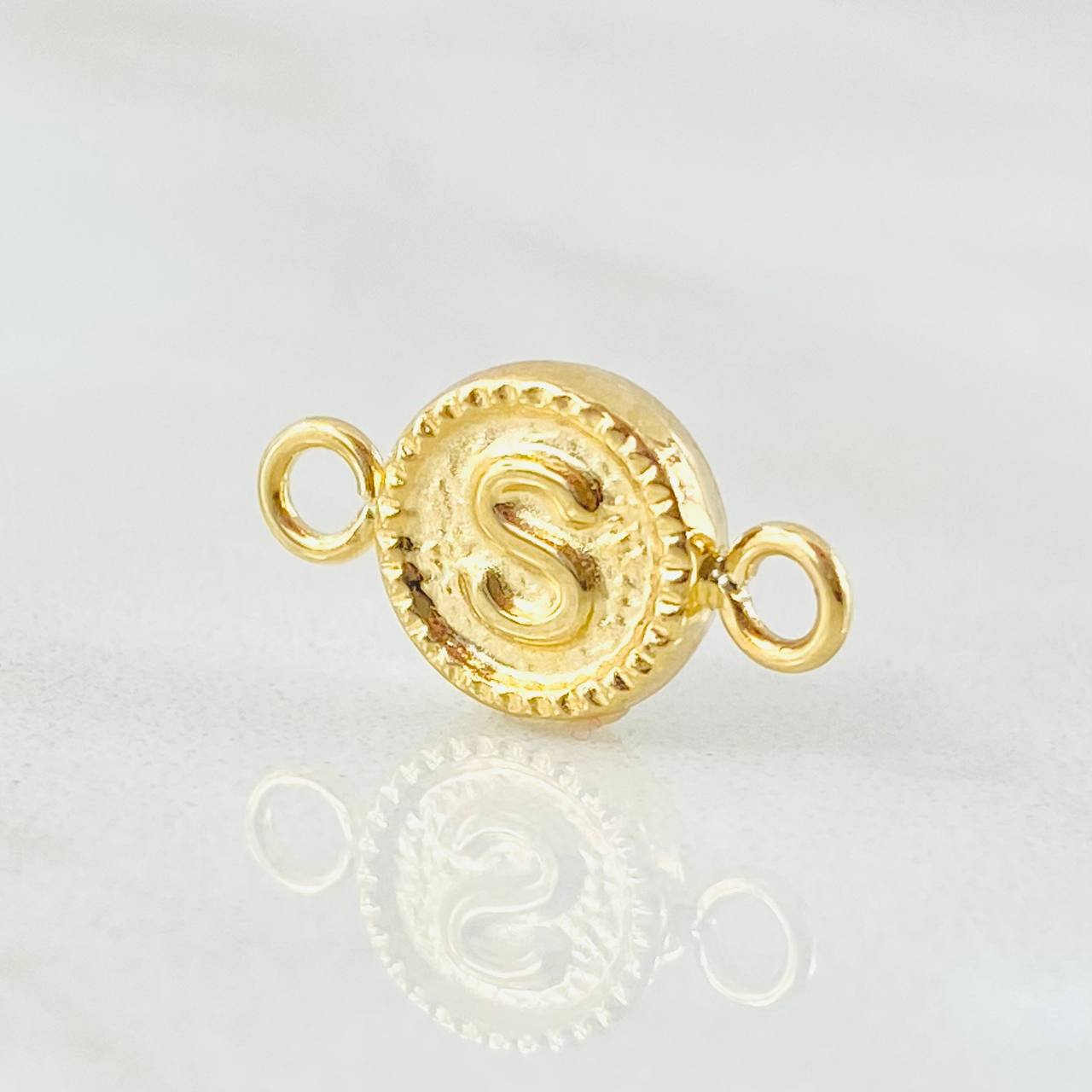 Herraje Letra S 0.45gr / 1.5cm / Oro Amarillo 18K