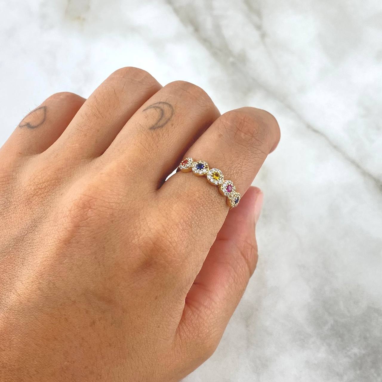 Anillo Circulos Tupidos 2.05gr / T6 1/4 / Circones de Colores Oro Amarillo 18K