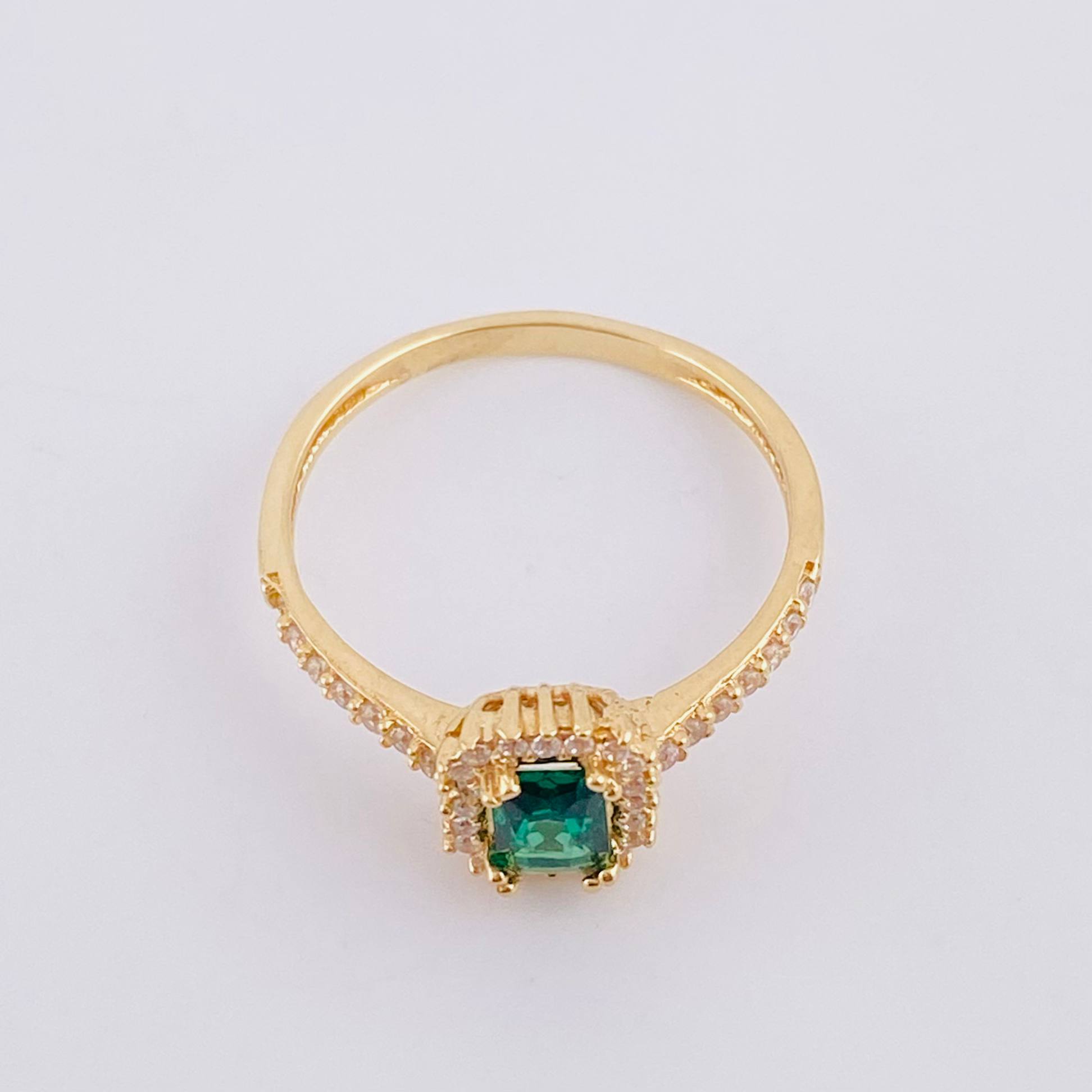Anillo Solitario Halo Rectangular 2.65g / T8 1/4 Oro Amarillo 18K