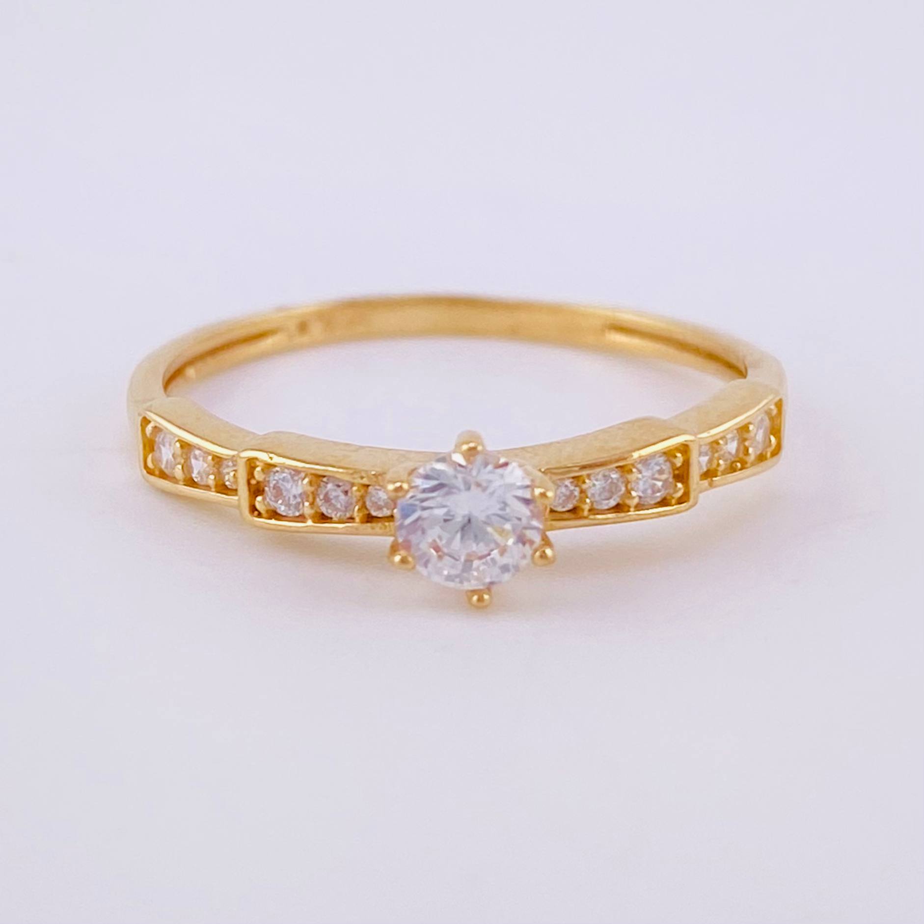 Anillo Soltario 1.7g / T6 1/4 Oro Amarillo 18K